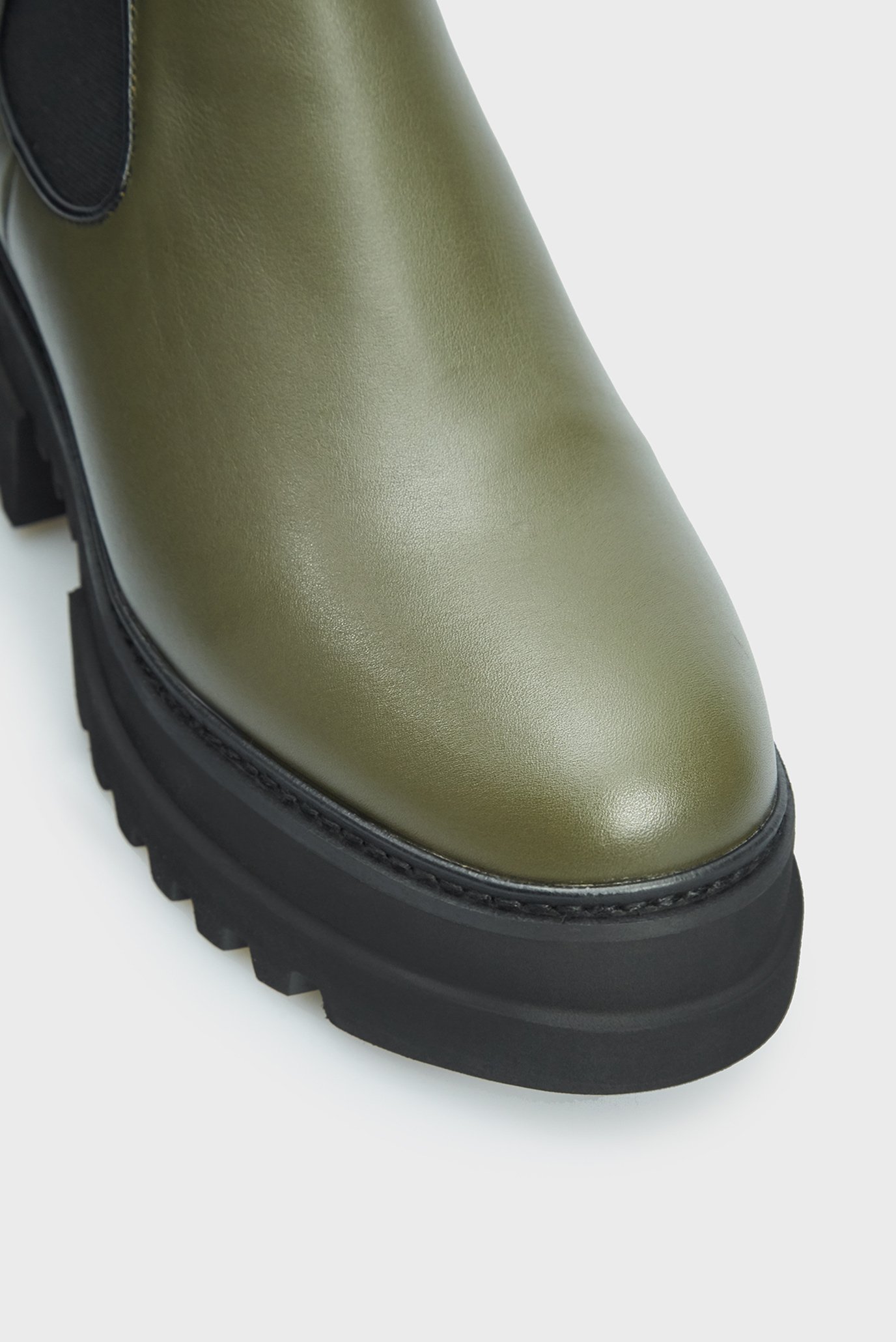 Женские оливковые кожаные челси Questa 10