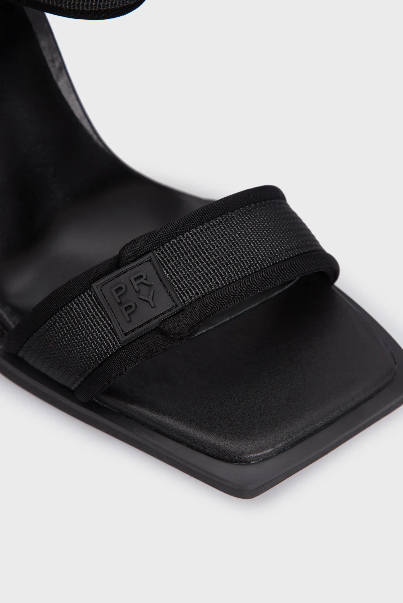 Женские черные босоножки Rosarie 6