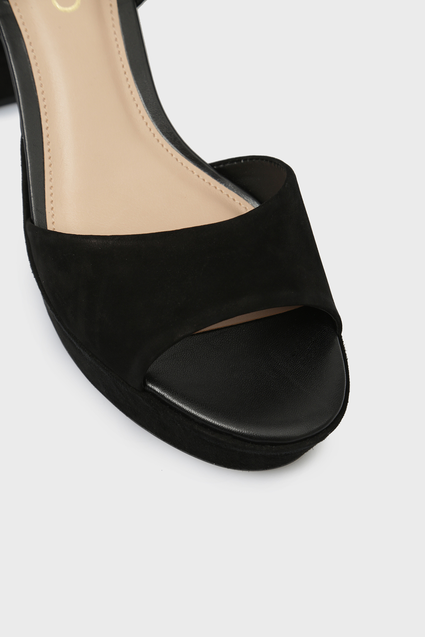 Женские черные кожаные босоножки 4