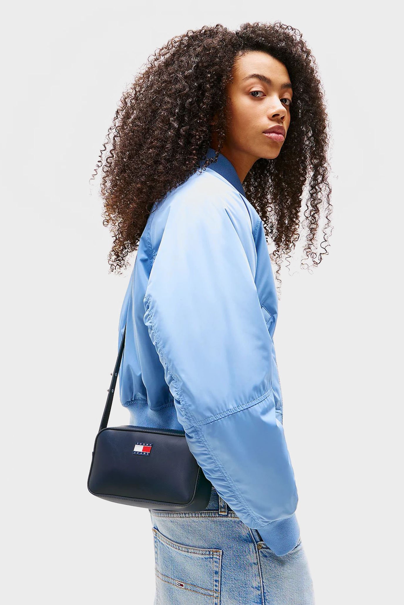 Сумка TJW ESS MUST CONVERTIBLE CAMERATommy Jeans Сумка TJW ESS MUST CONVERTIBLE CAMERA 2