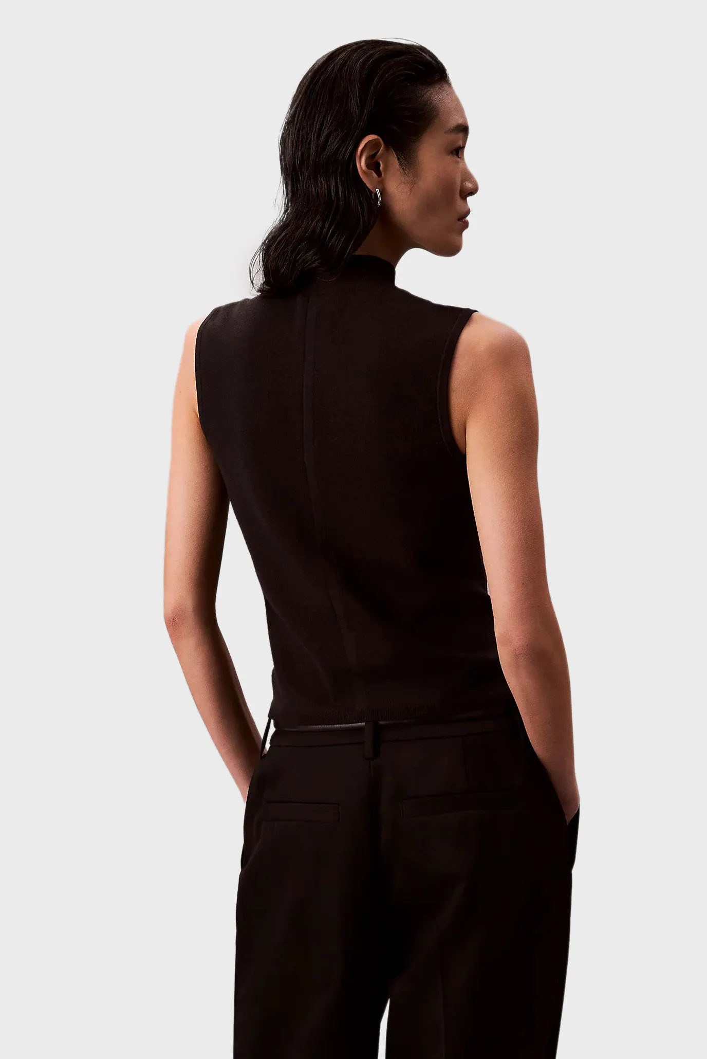 Топ Sleeveless Mockneck 3