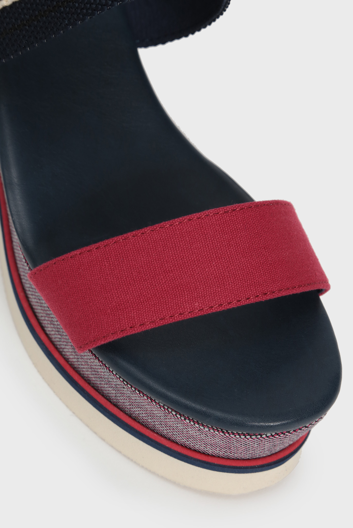 Красные босоножки 9