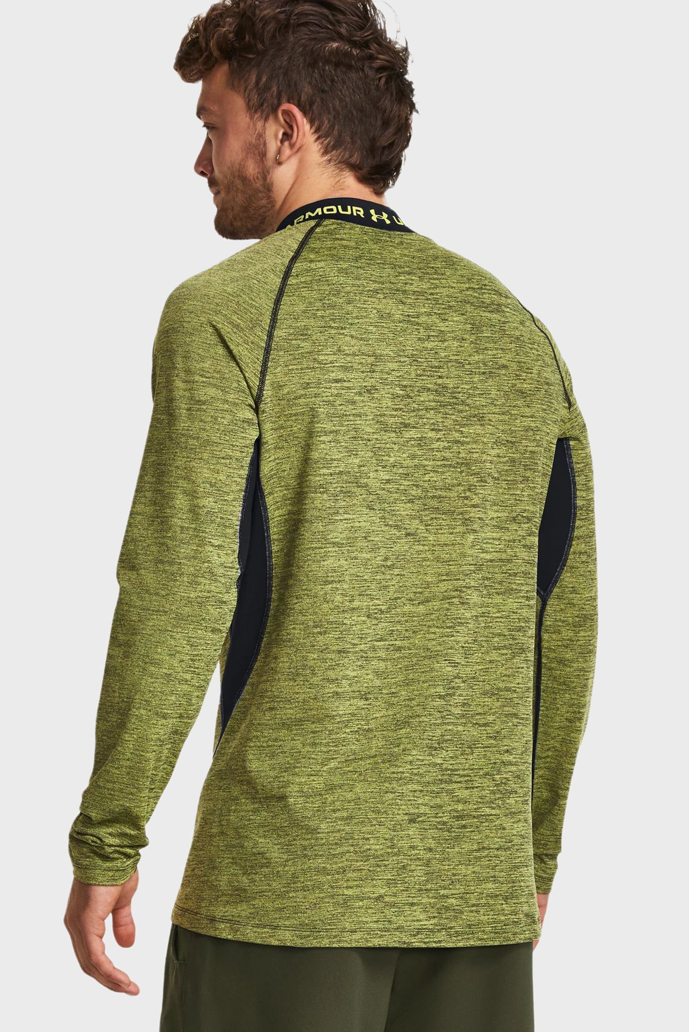 Лонгслив UA CG Armour Twist Mock 3