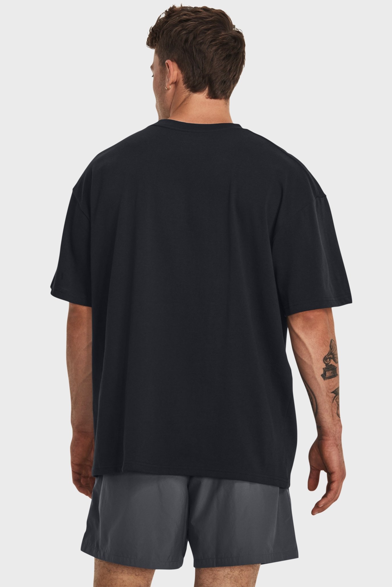 Мужская черная футболка UA M's Oversized HVYWT SS 3