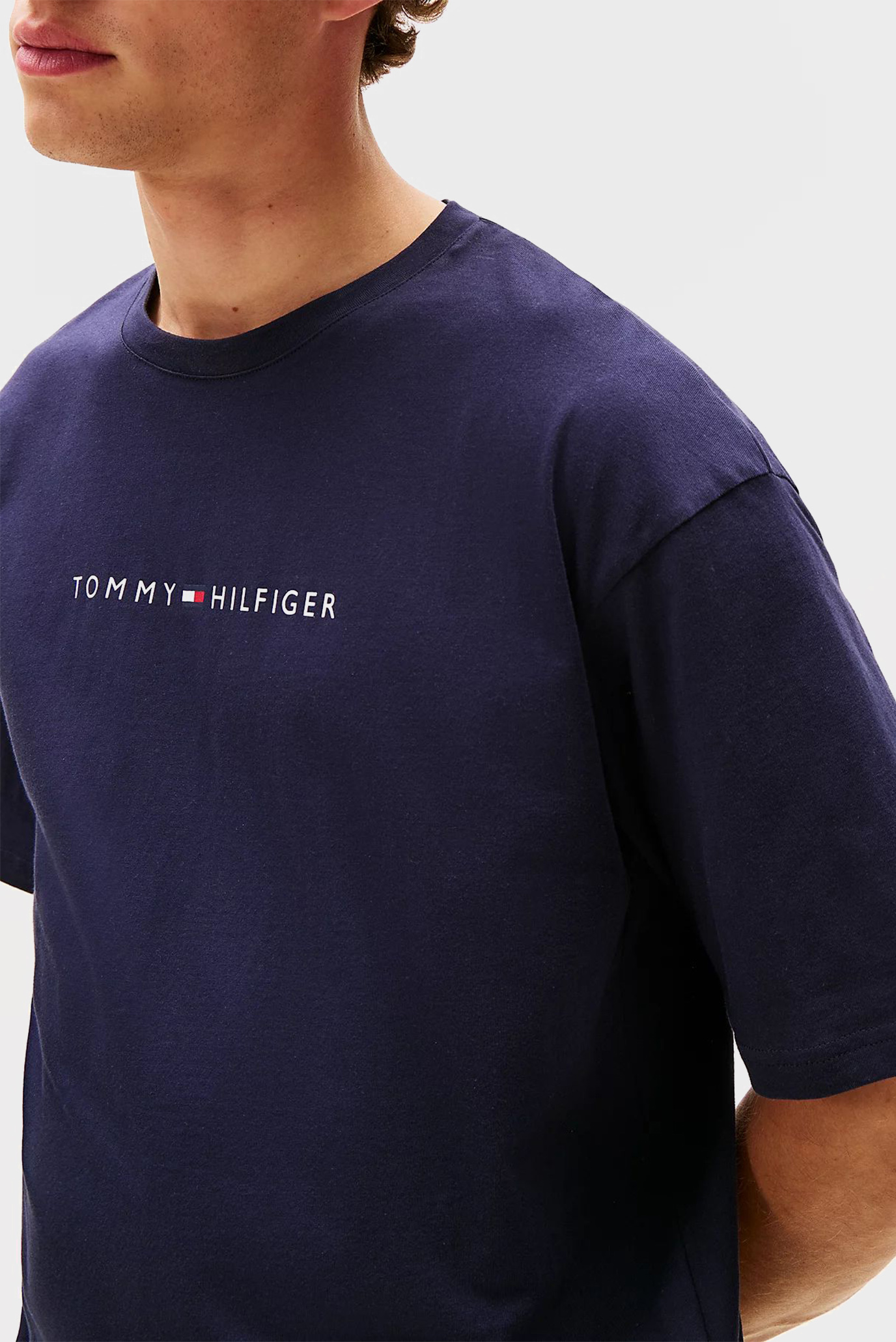 Футболка SS TEE CONT. LOGO 4