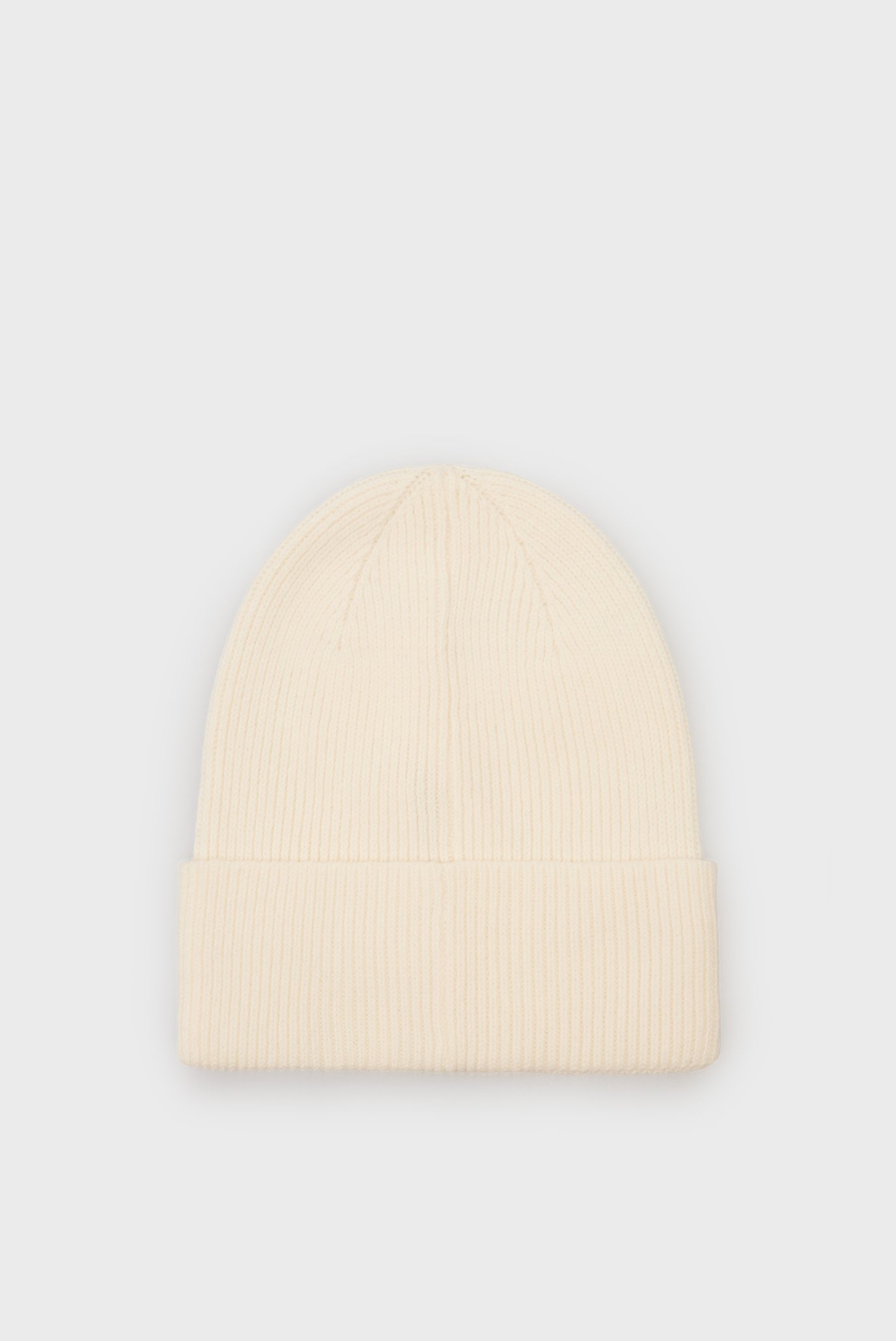 Женская белая шапка CK EMBROIDERY FINE RIB BEANIECalvin Klein Женская белая шапка CK EMBROIDERY FINE RIB BEANIE 2