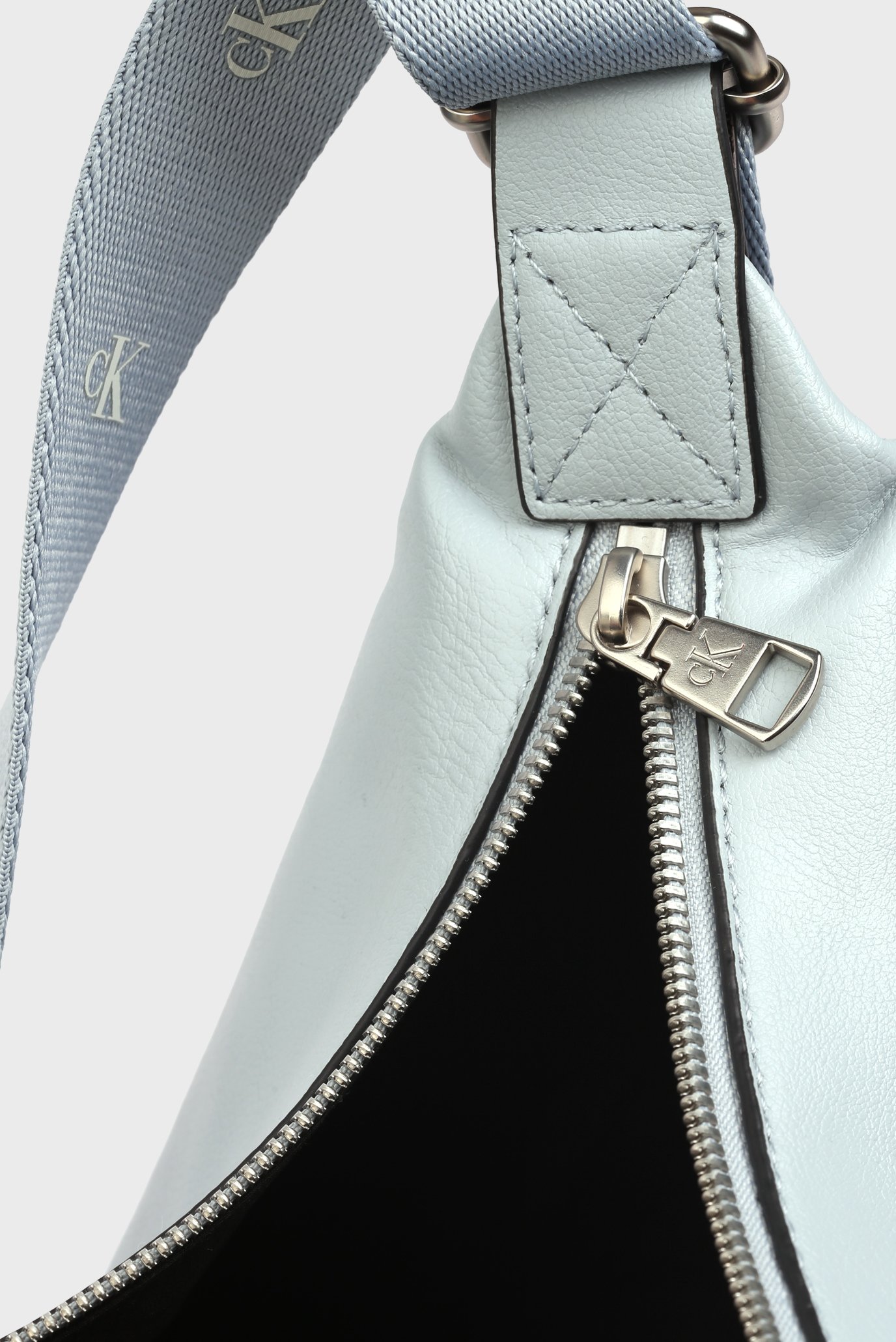 Сумка ULTRALIGHT SHOULDER BAG28 PUCalvin Klein Jeans Сумка ULTRALIGHT SHOULDER BAG28 PU 4