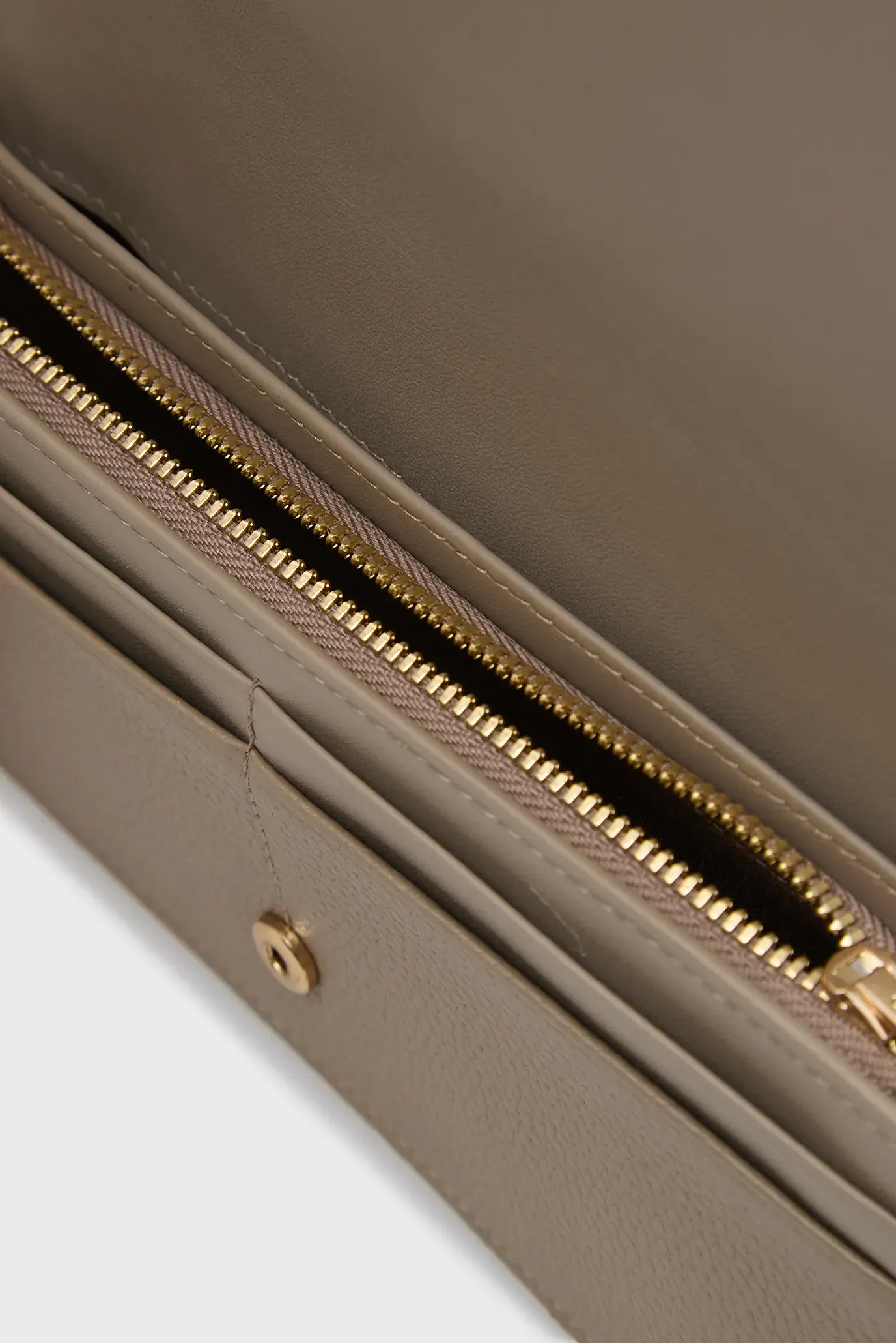 Кошелек EMBLEM HW PEBBLE LONG BIFOLD 2