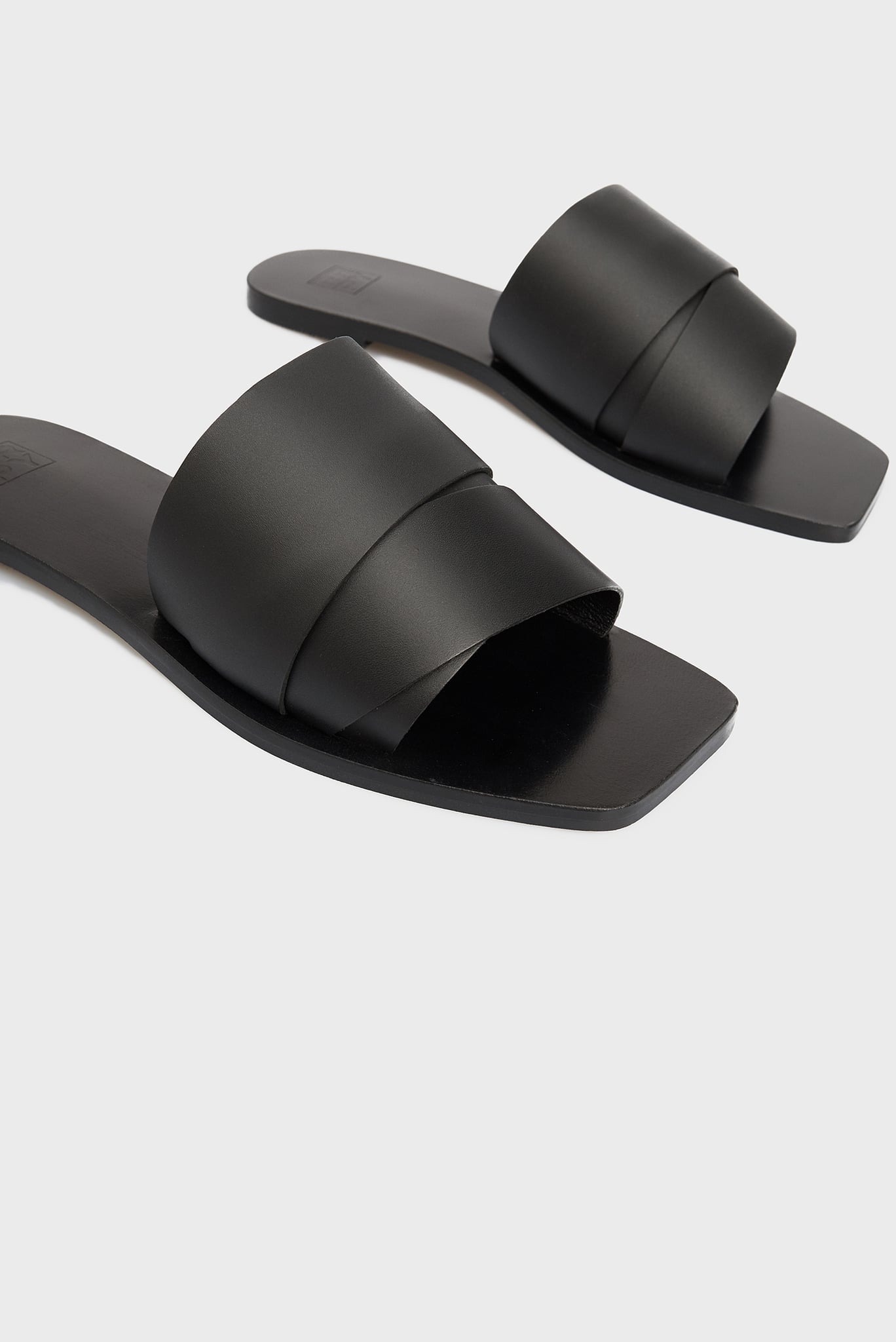 Женские черные кожаные слайдеры Domenica 2