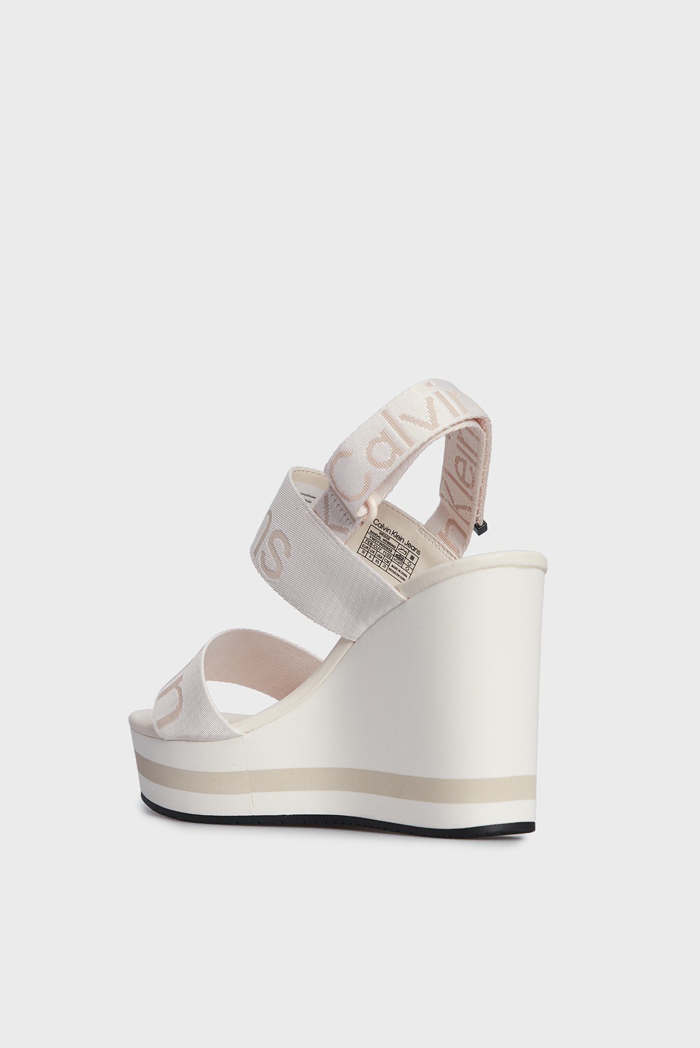 Женские белые босоножки 10