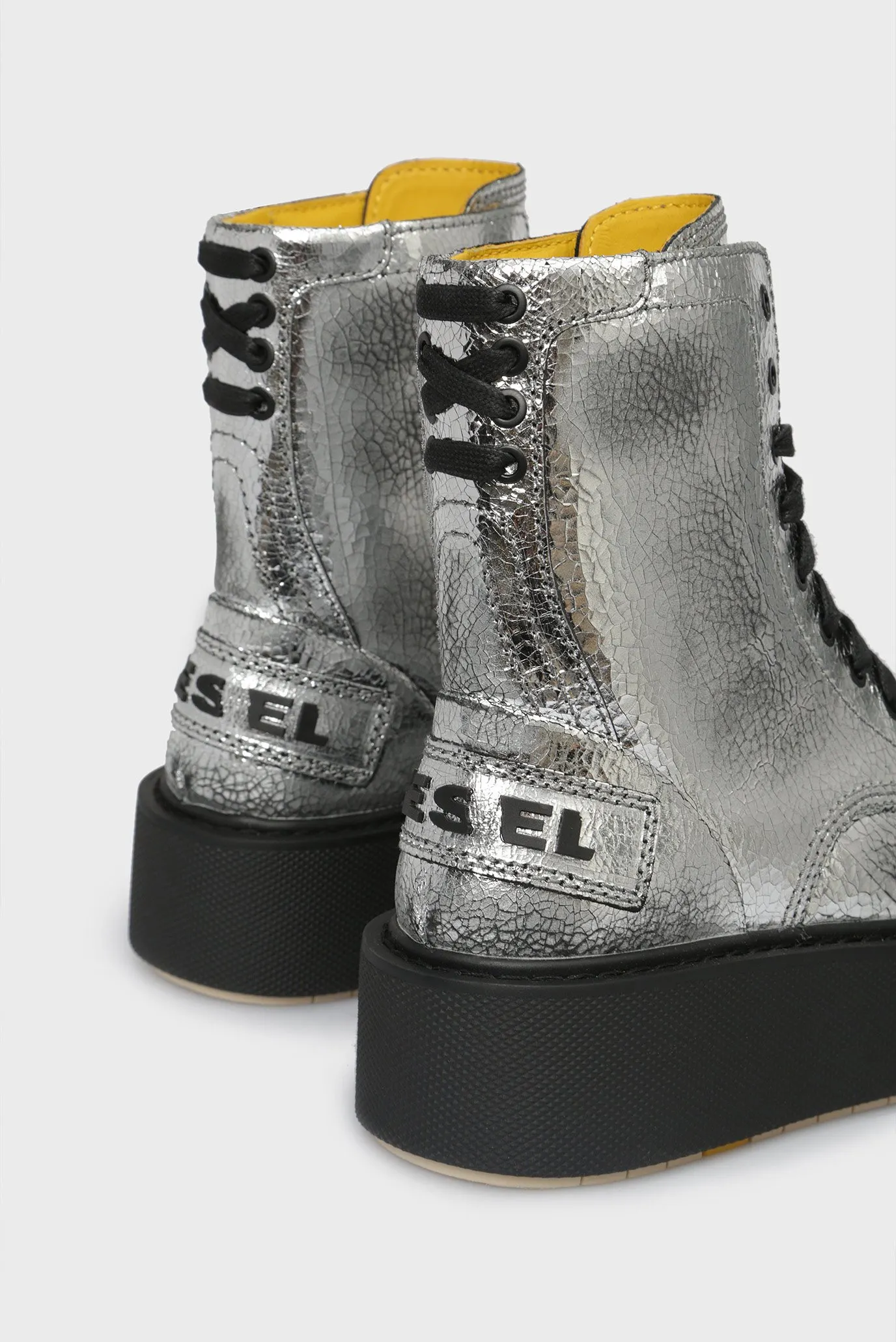 Женские серебристые кожаные ботинки CAGE 6