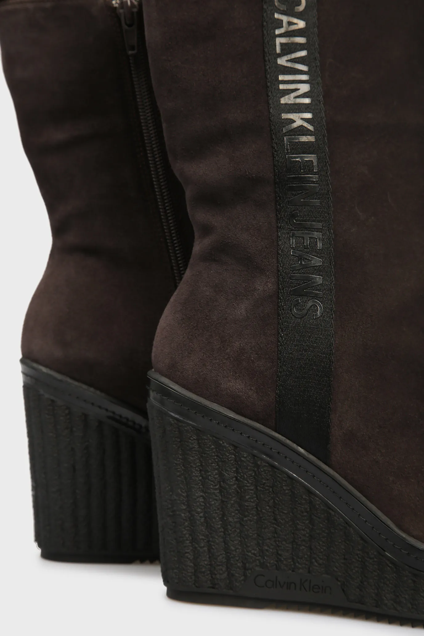 Женские коричневые замшевые сапоги SHUANA 10