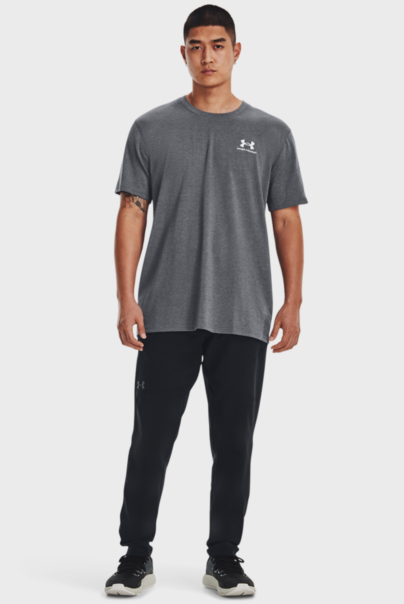 Мужская серая футболка UA LOGO EMB HEAVYWEIGHT 2