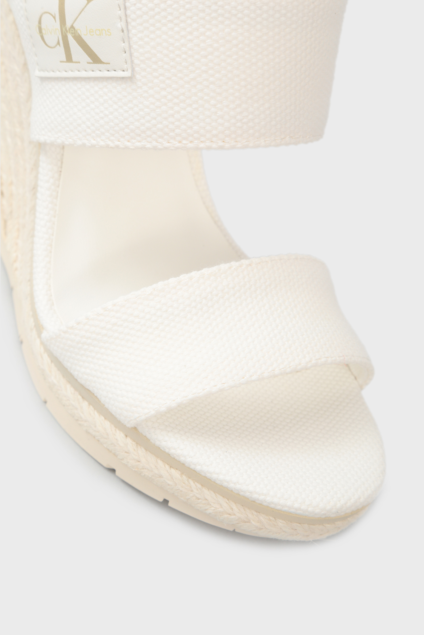 Женские белые босоножки 9