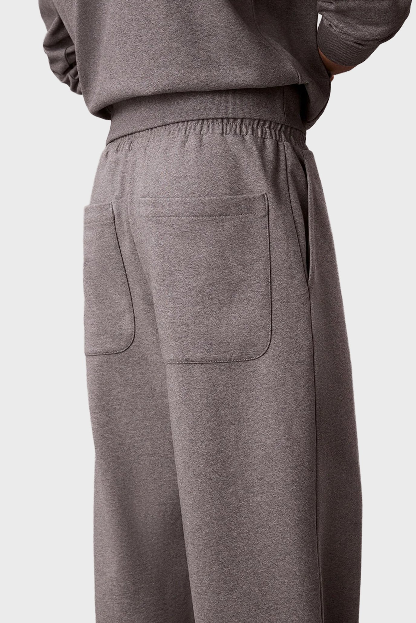 Штаны спортивные PREMIUM TERRY CK EMBLEM JOGGERCalvin Klein Штаны спортивные PREMIUM TERRY CK EMBLEM JOGGER 2