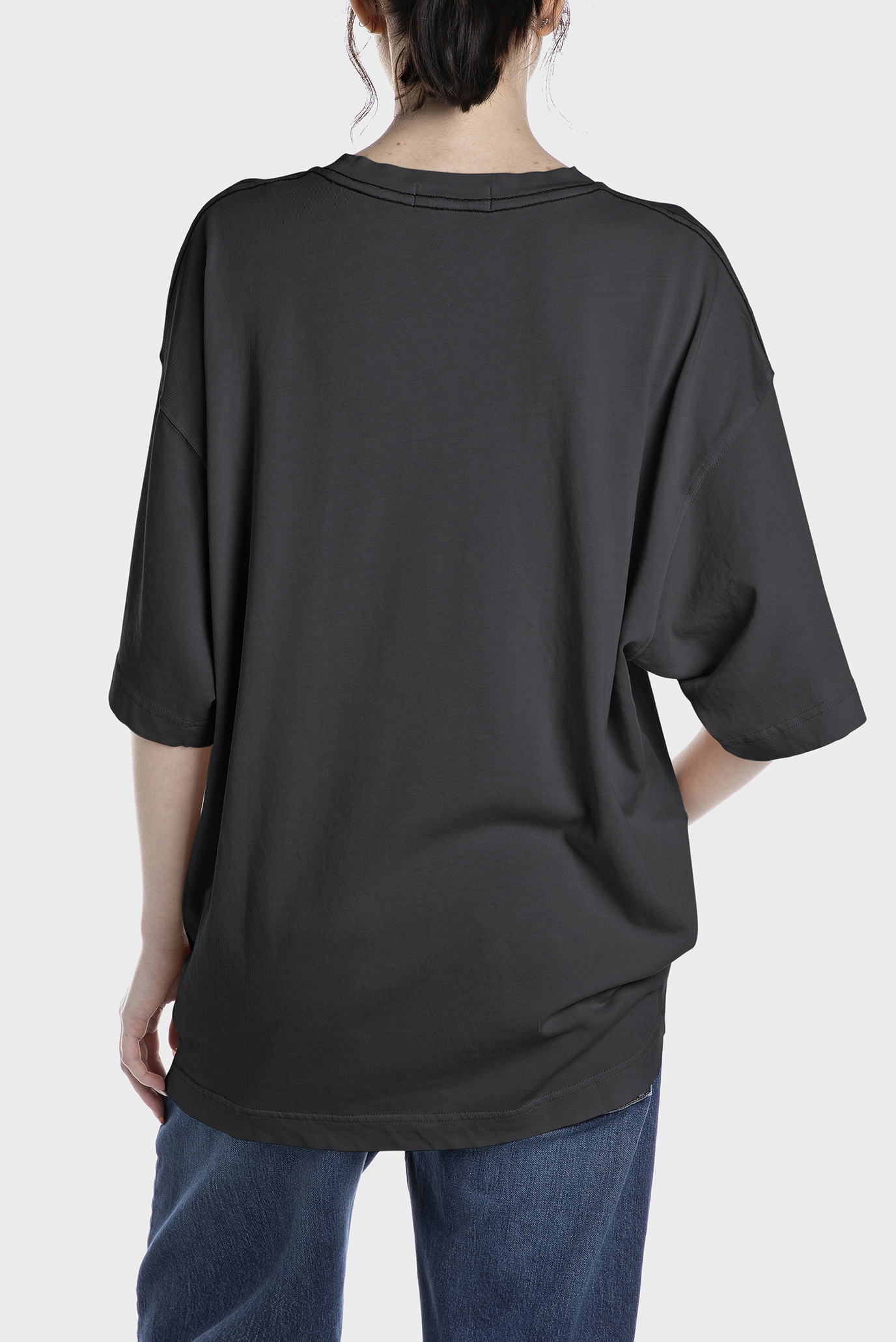 Женская черная футболка 2