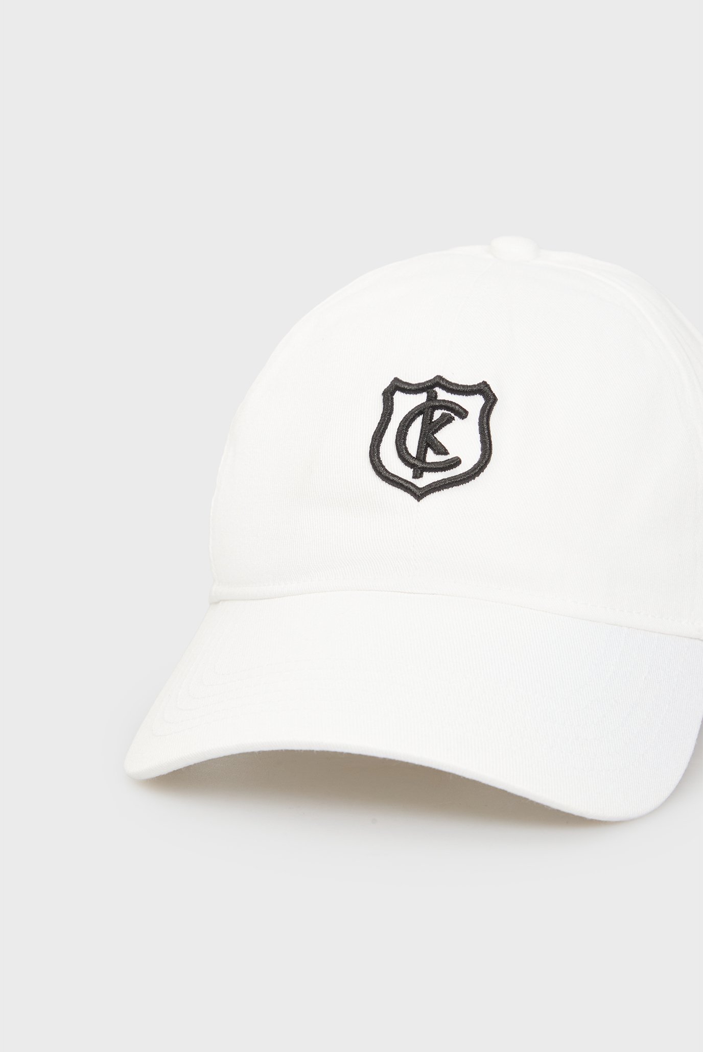 Мужская белая кепка CKJ SEASONAL EMBCalvin Klein Jeans Мужская белая кепка CKJ SEASONAL EMB 3