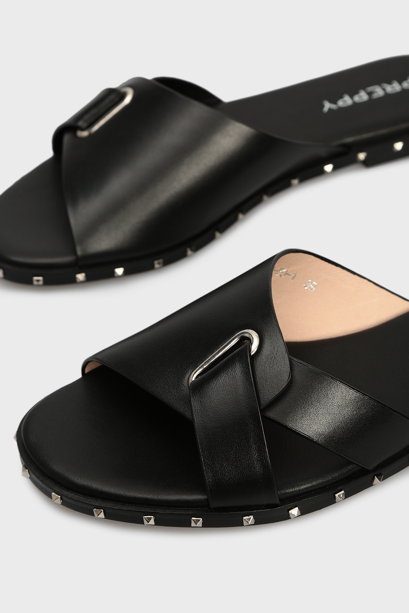 Женские черные кожаные слайдеры 11