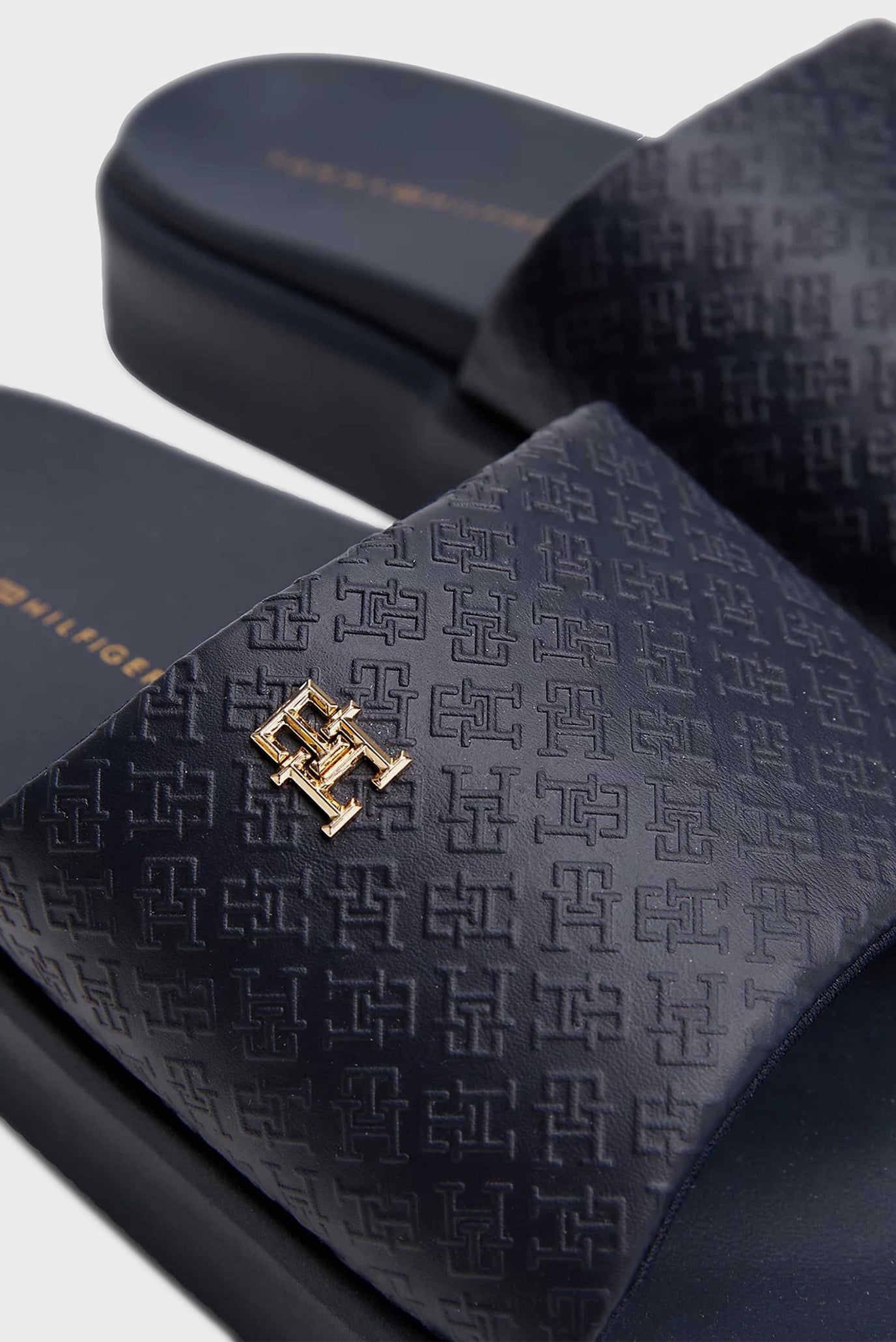 Слайдеры PLATFORM MONOGRAM POOLSLIDE 7