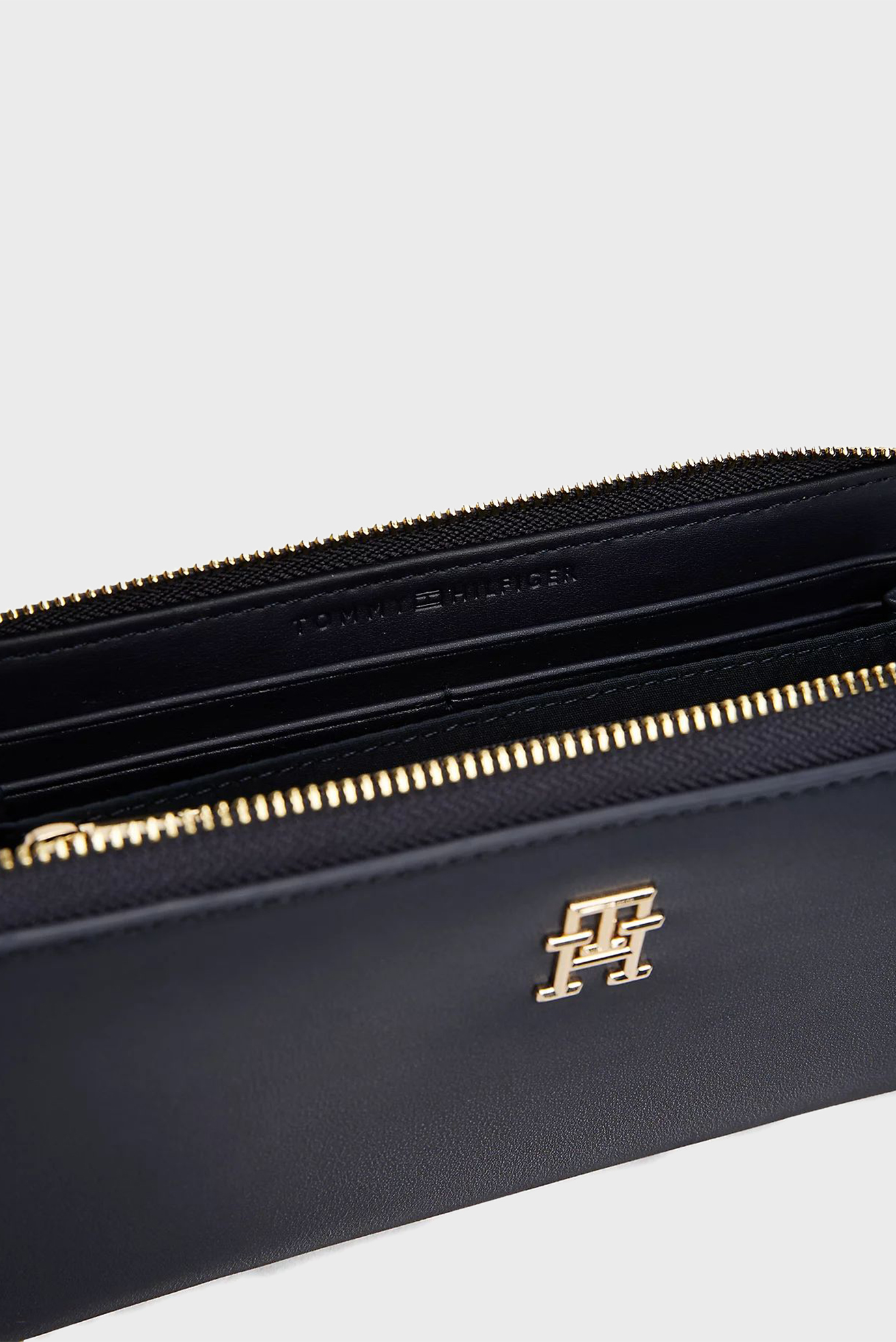 Кошелек TH LOGOTAPE LRG ZA 4