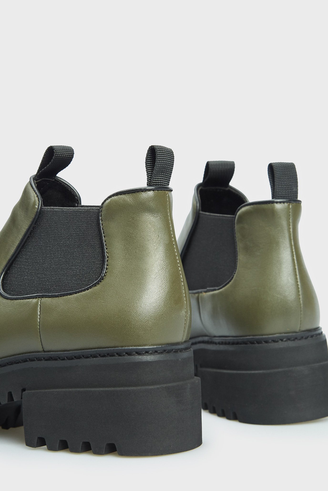 Женские оливковые кожаные челси Questa 7