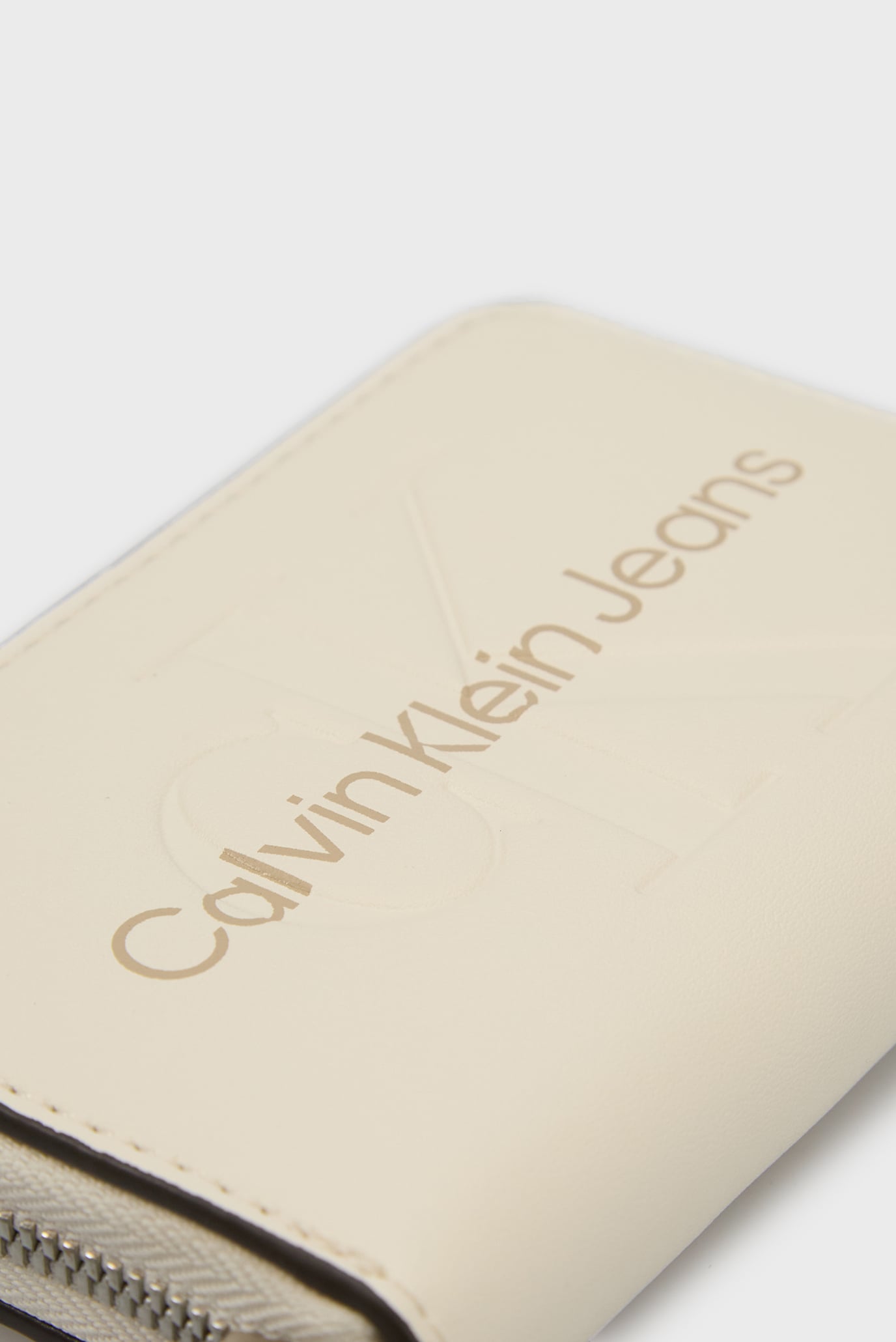 Женский белый кошелек SCULPTED MED ZIP AROUND MONO 2