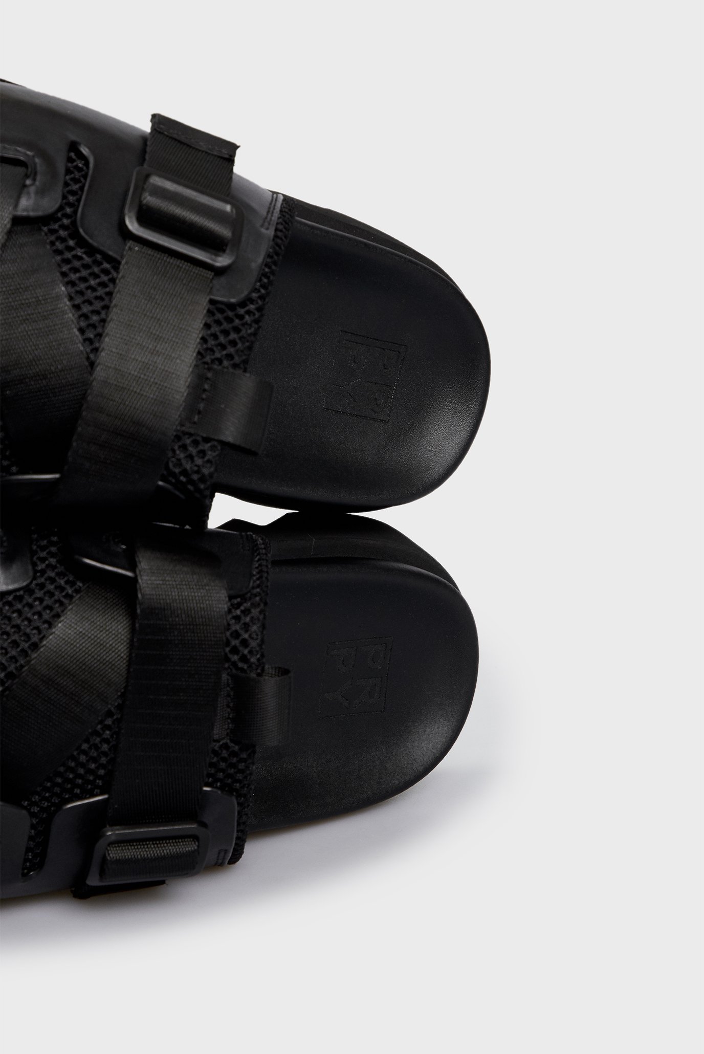 Мужские черные кожаные слайдеры 2