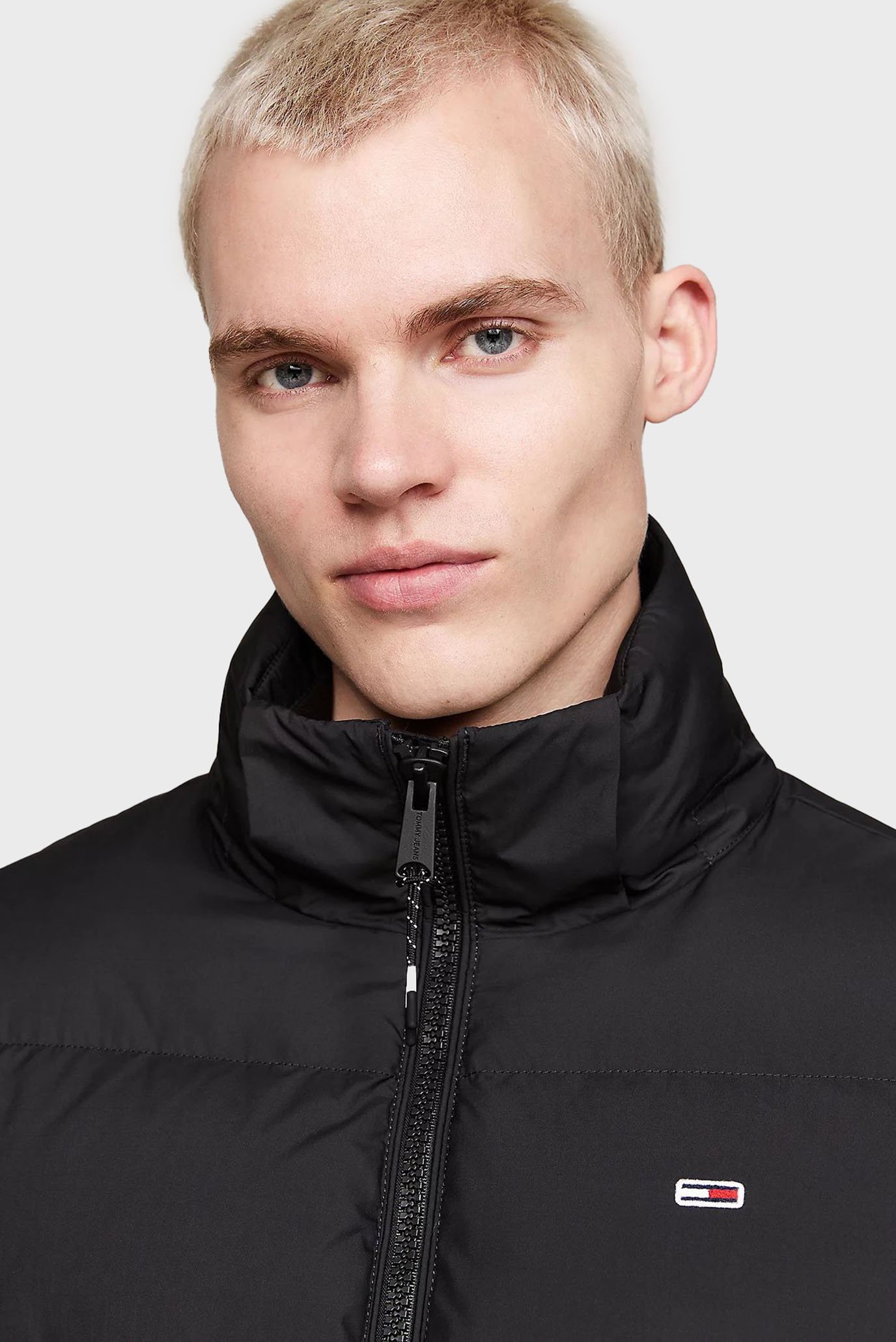 Куртка зимняя TJM ESSENTIAL DOWN JACKET EXTTommy Jeans Куртка зимняя TJM ESSENTIAL DOWN JACKET EXT 4