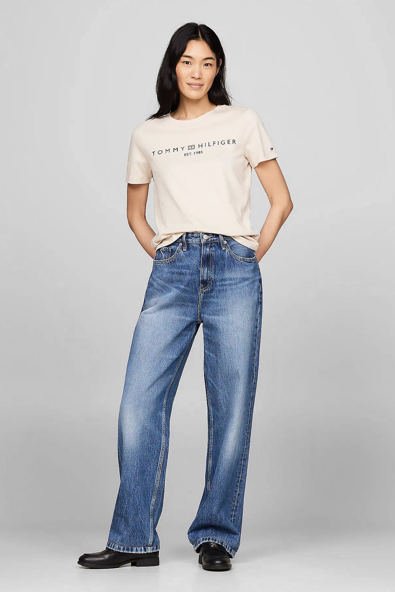 Женская бежевая футболка REG CORP LOGO C-NK SS 2