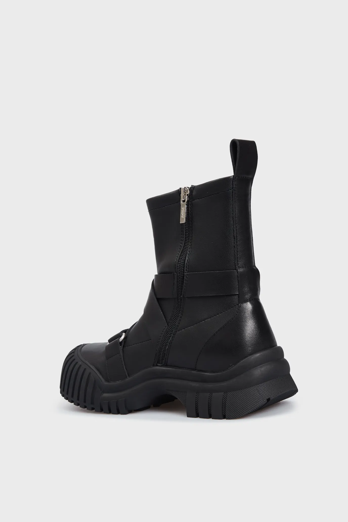 Женские черные кожаные полусапоги Monarda 5