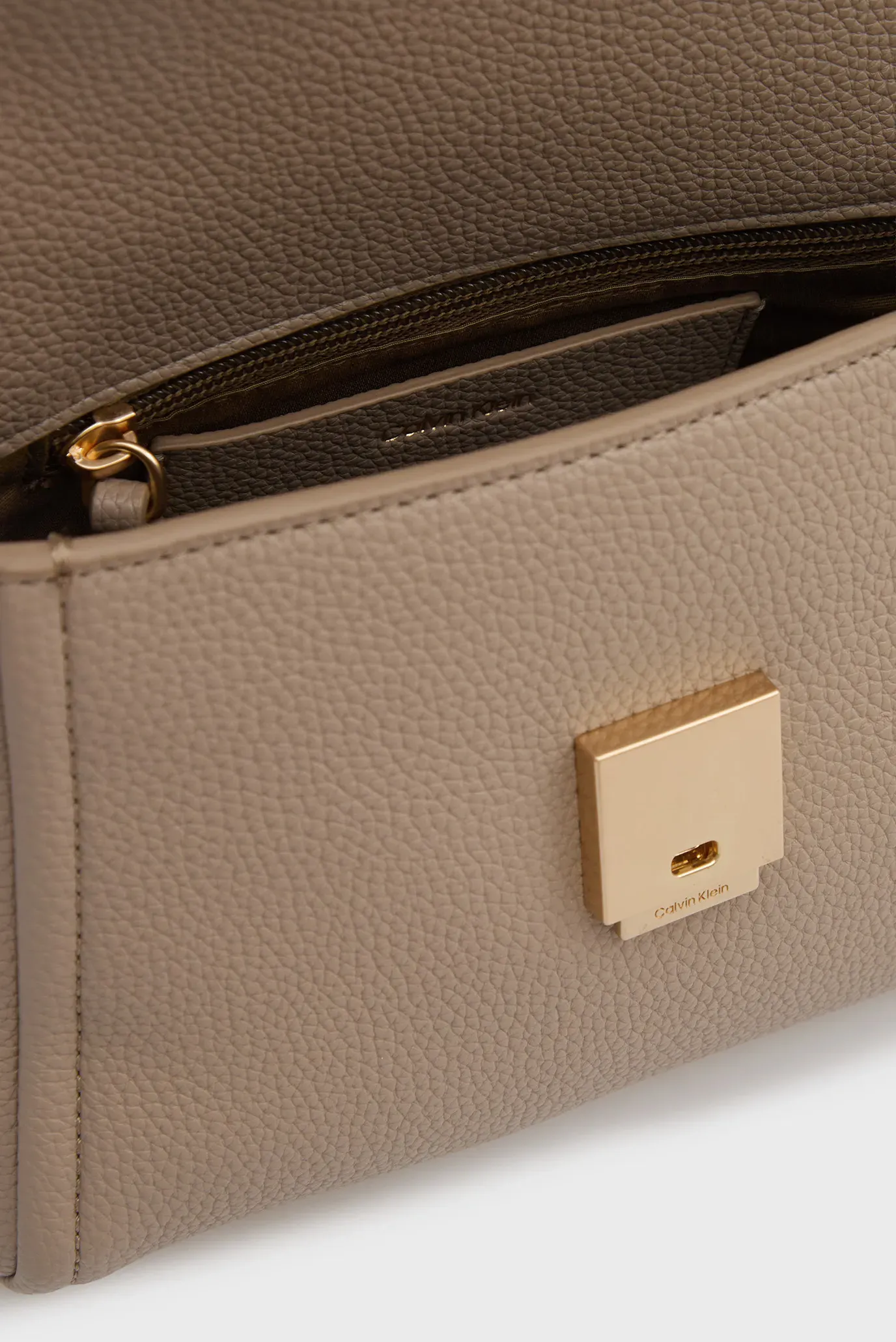 Сумка EMBLEM HW PEBBLE CROSSBODY 20 5