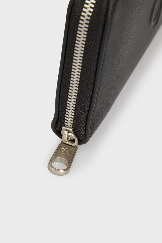 Кошелек SCULPTED ZIP AROUND