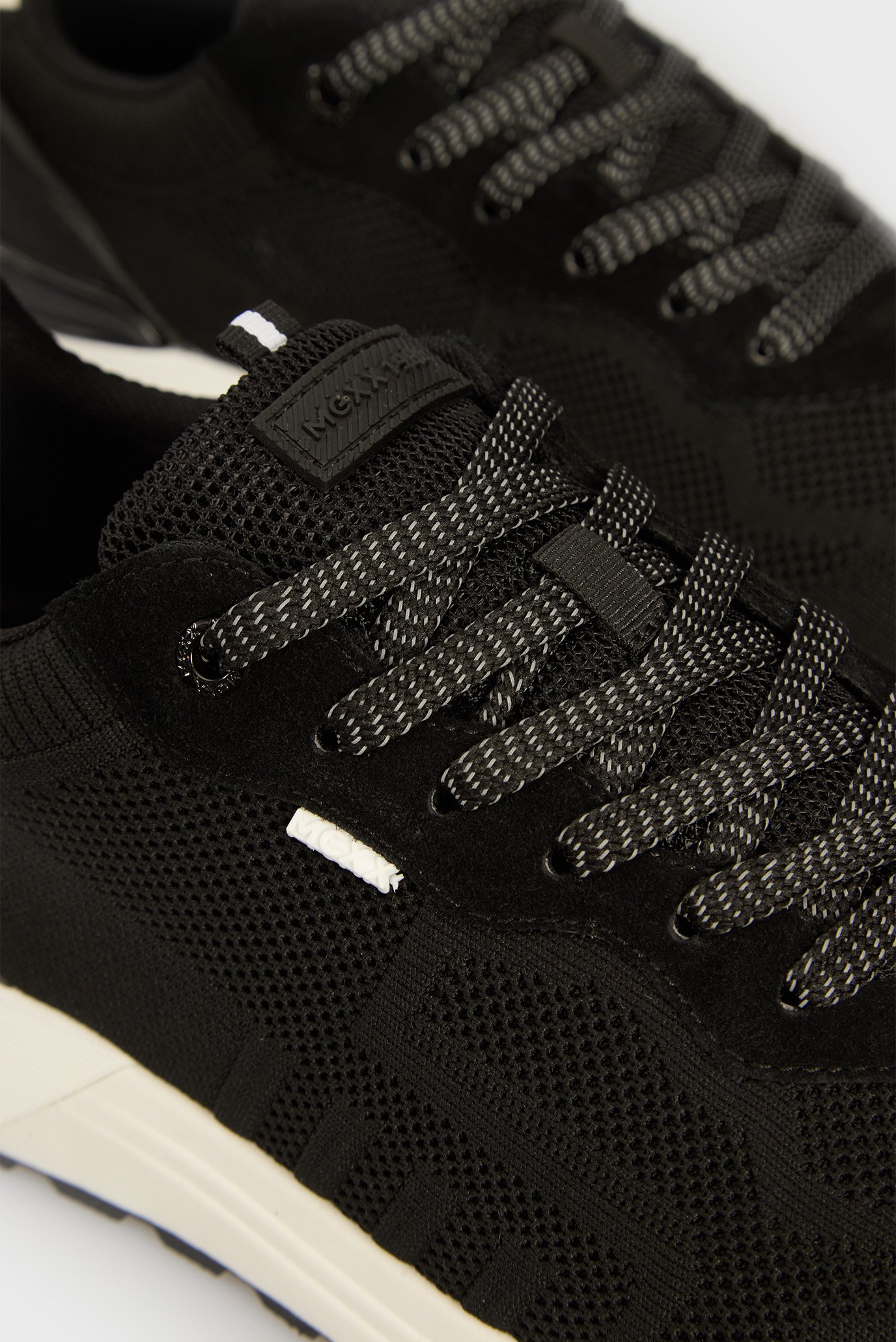 Мужские черные кроссовки 2