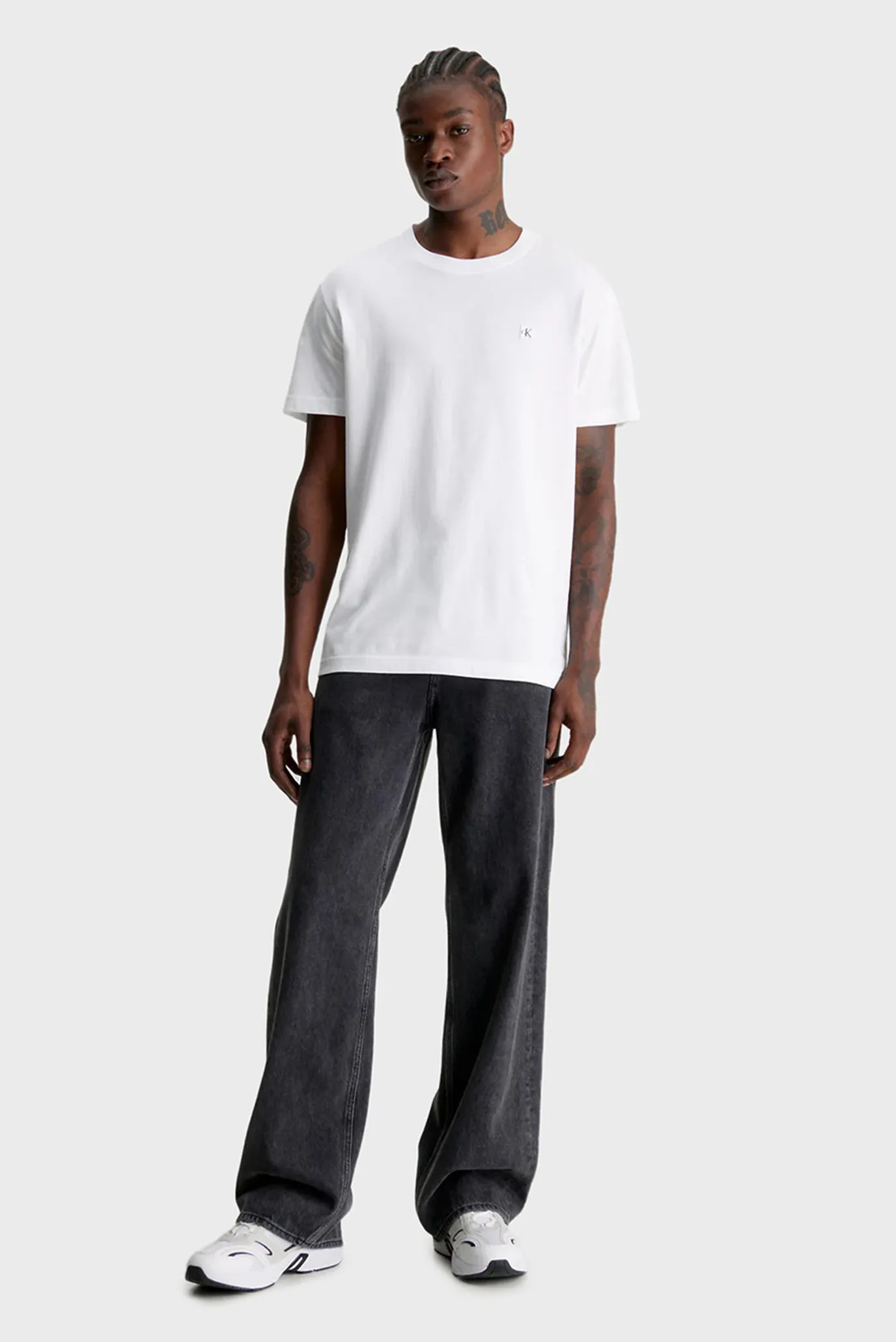 Мужская белая футболка CK EMBRO BADGE TEE 2