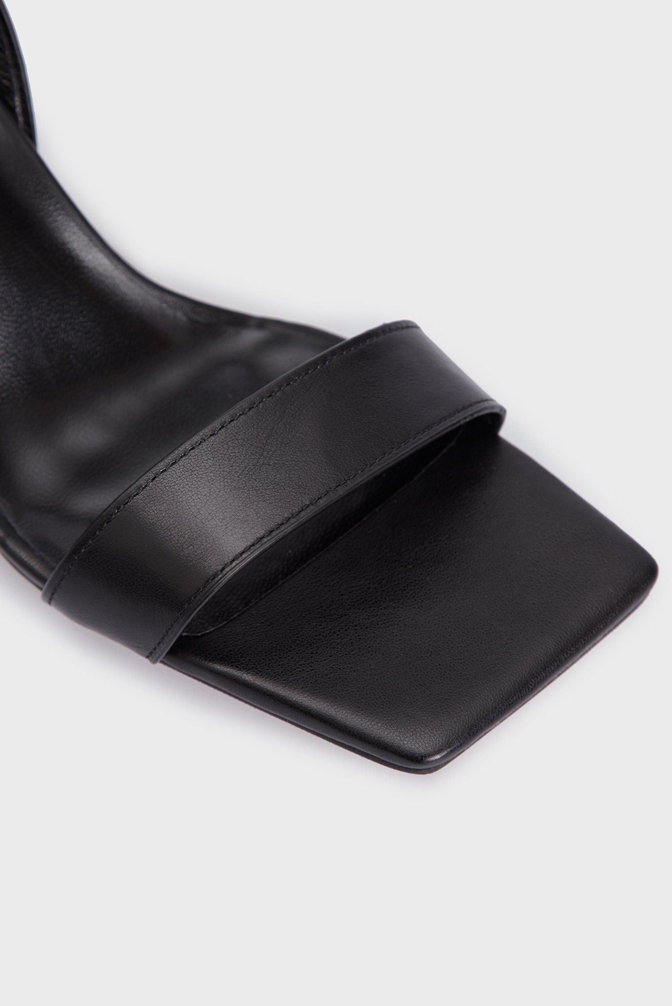 Женские черные кожаные босоножки GwendolynPRPY Женские черные кожаные босоножки Gwendolyn 2