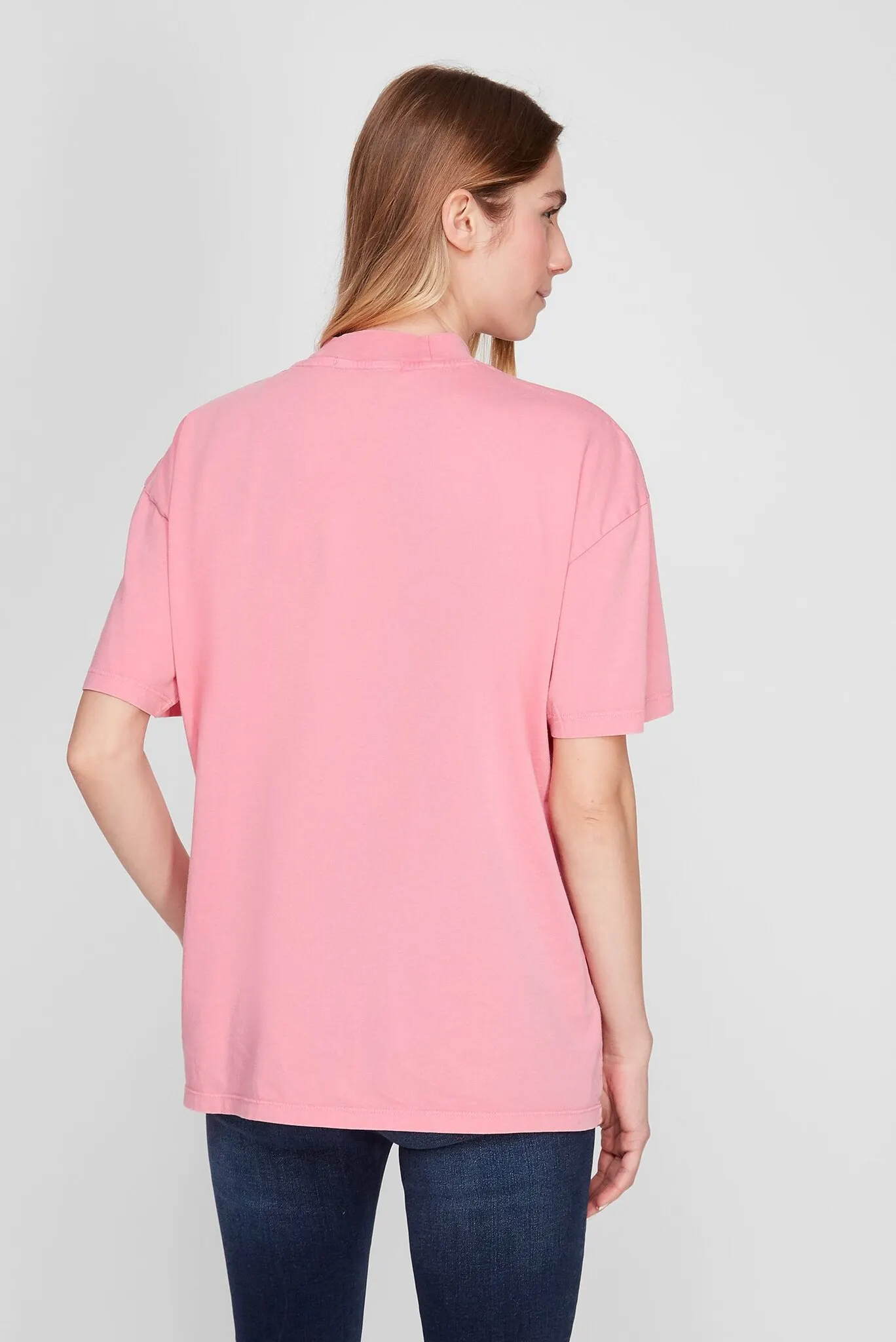 Женская розовая футболка 3