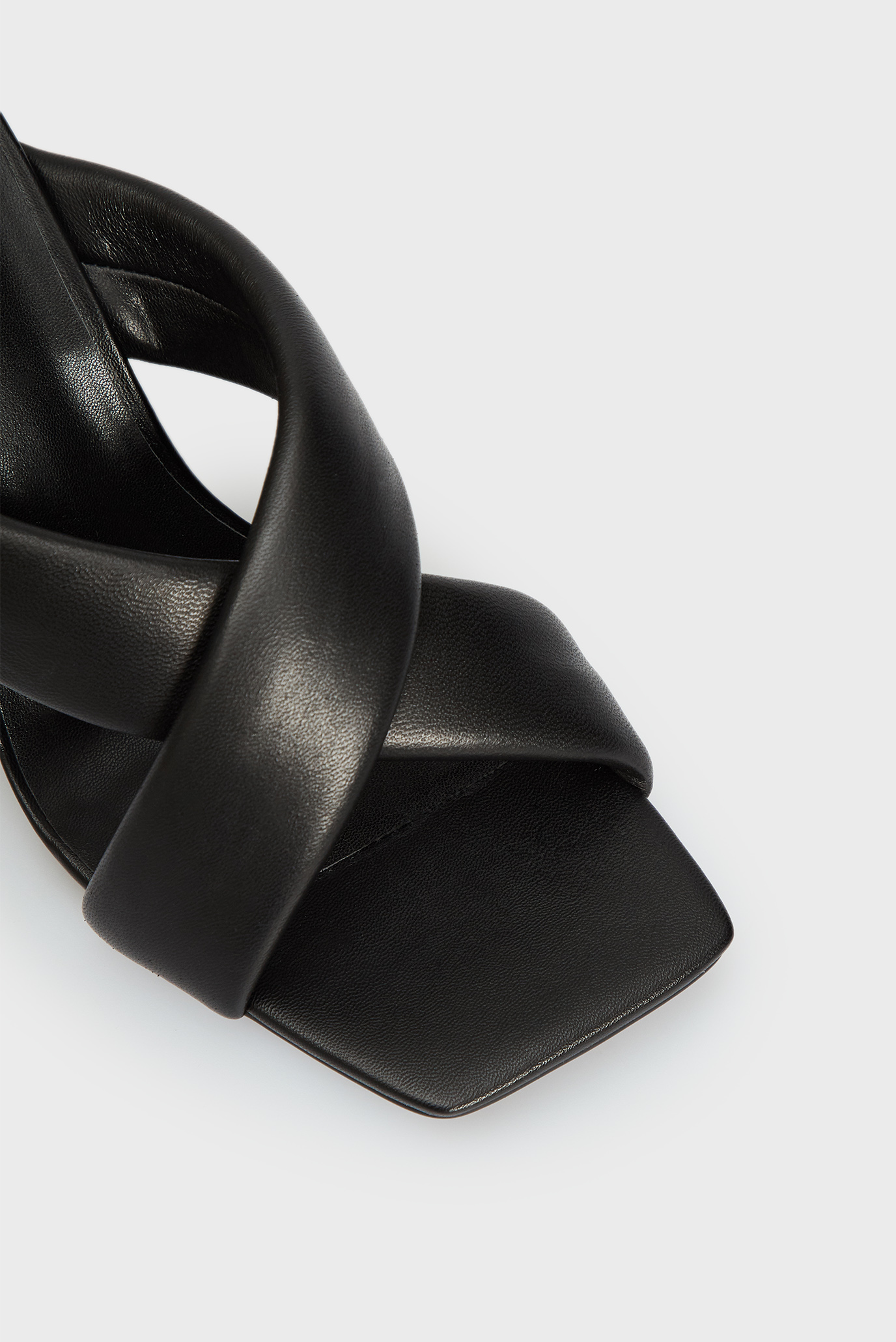 Женские черные мюли Gvadelupa 10