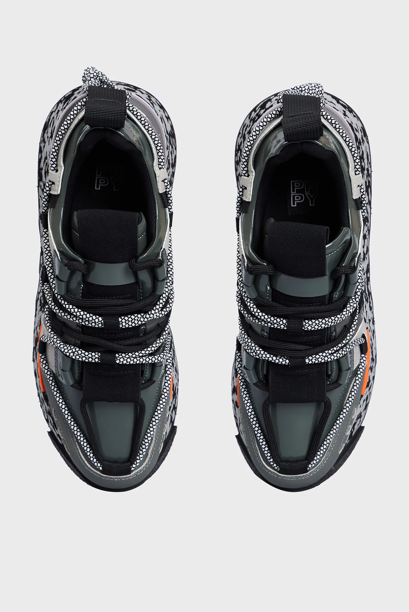 Женские серые кожаные кроссовки Juka 4