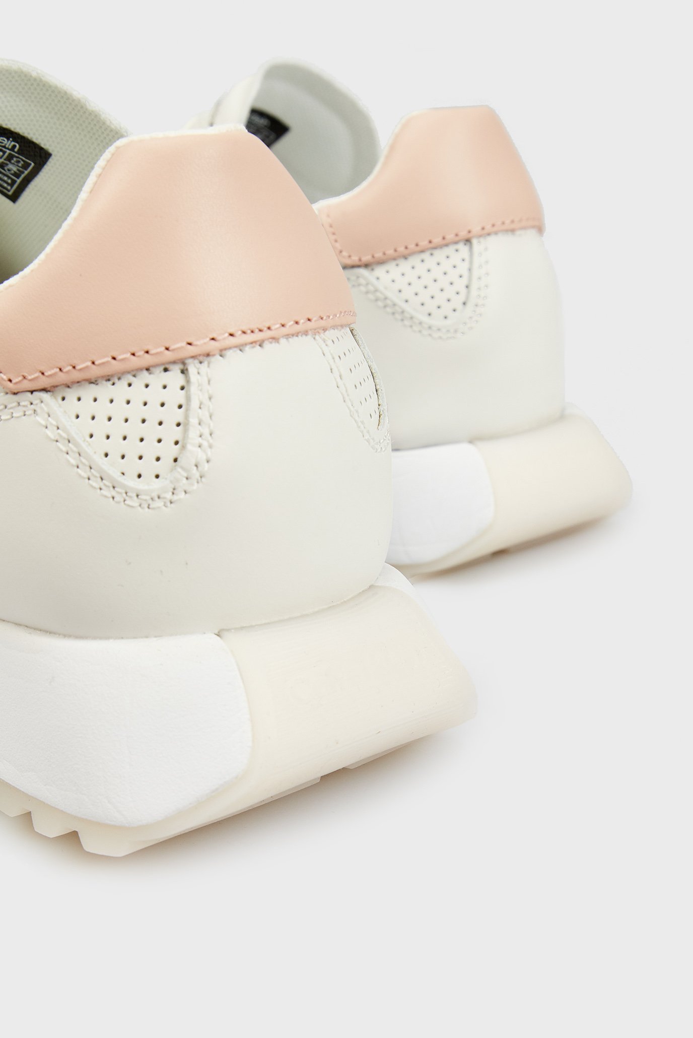 Женские белые кожаные кроссовки SKIVED RUNNER Calvin Klein HW0HW00810 ...