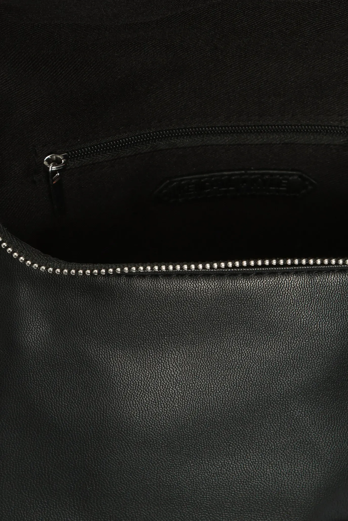 Женский черный рюкзак 5