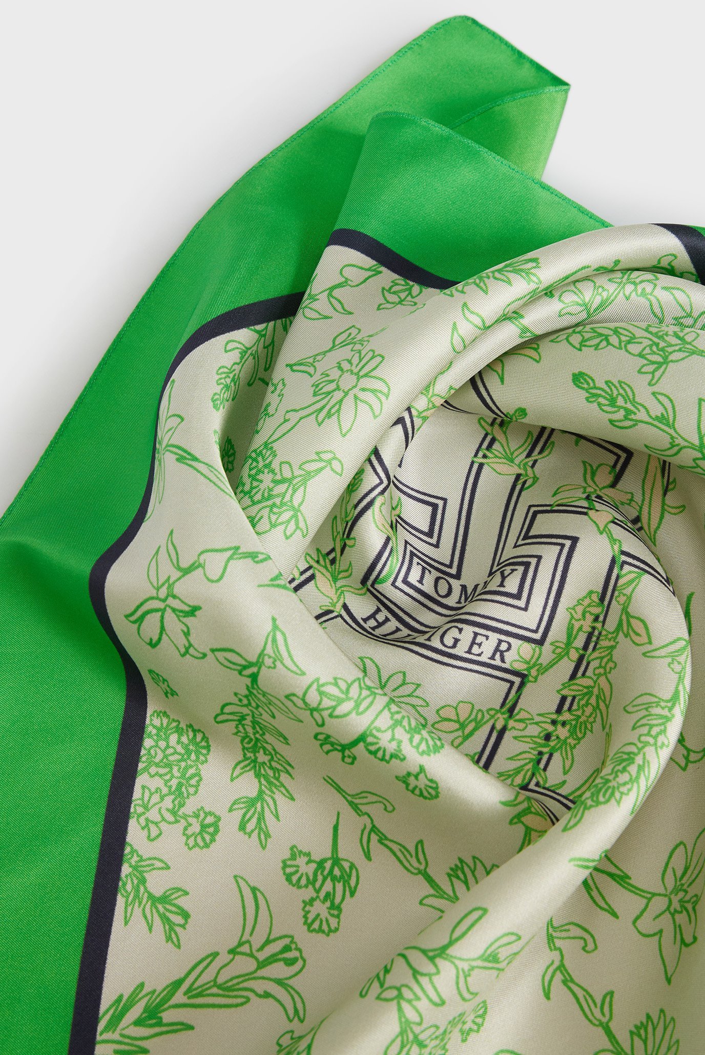 Платок ICONIC PREP FLORAL BANDANA 3