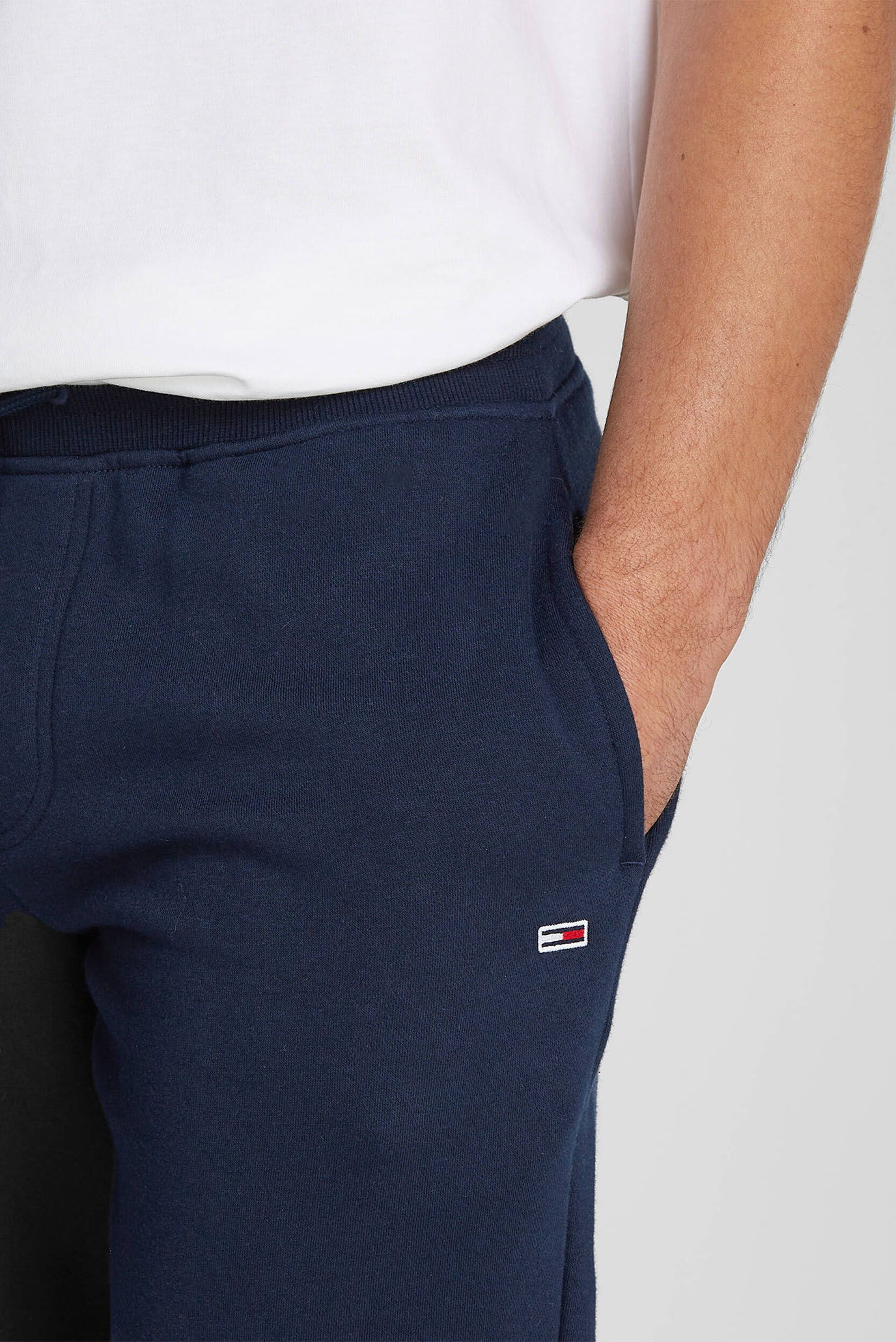 Штаны спортивные TJM SLIM S FLAG SWEATPANT EXT 3