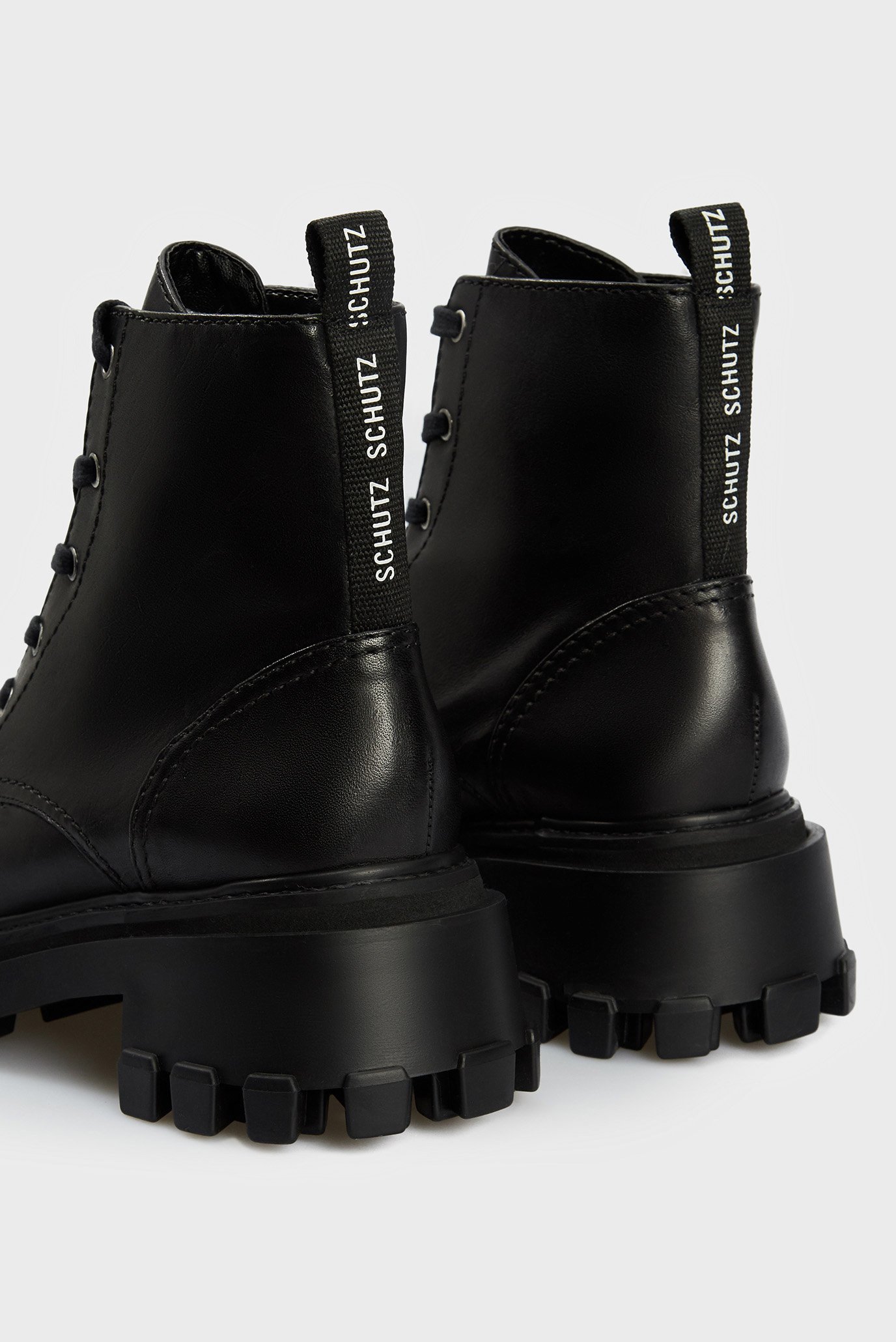 Женские черные кожаные ботинки 2