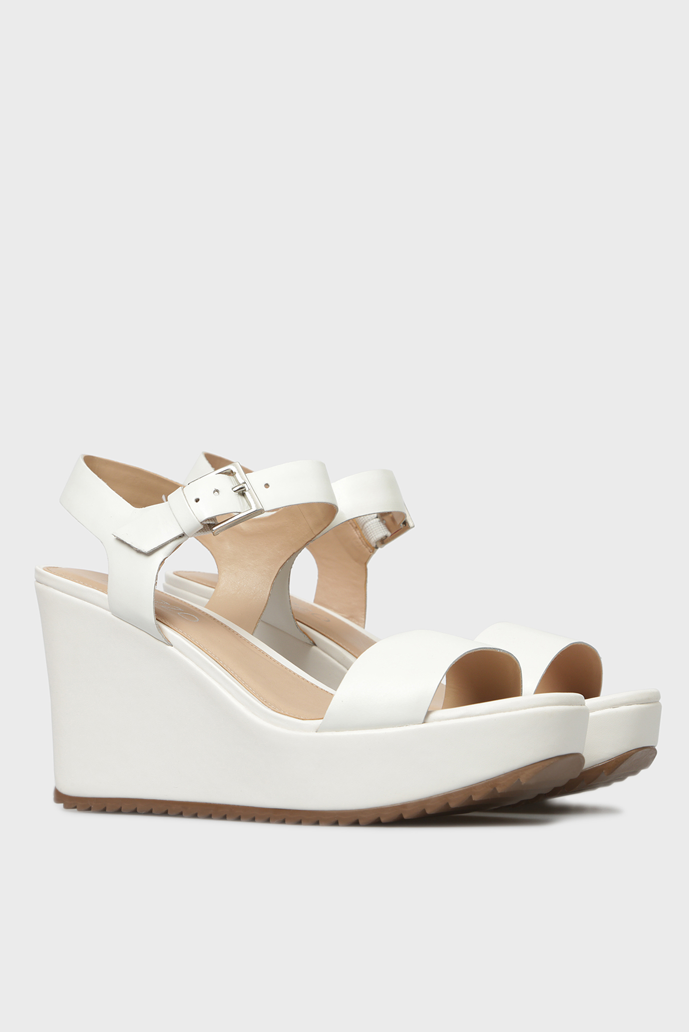 Женские белые кожаные босоножки 7