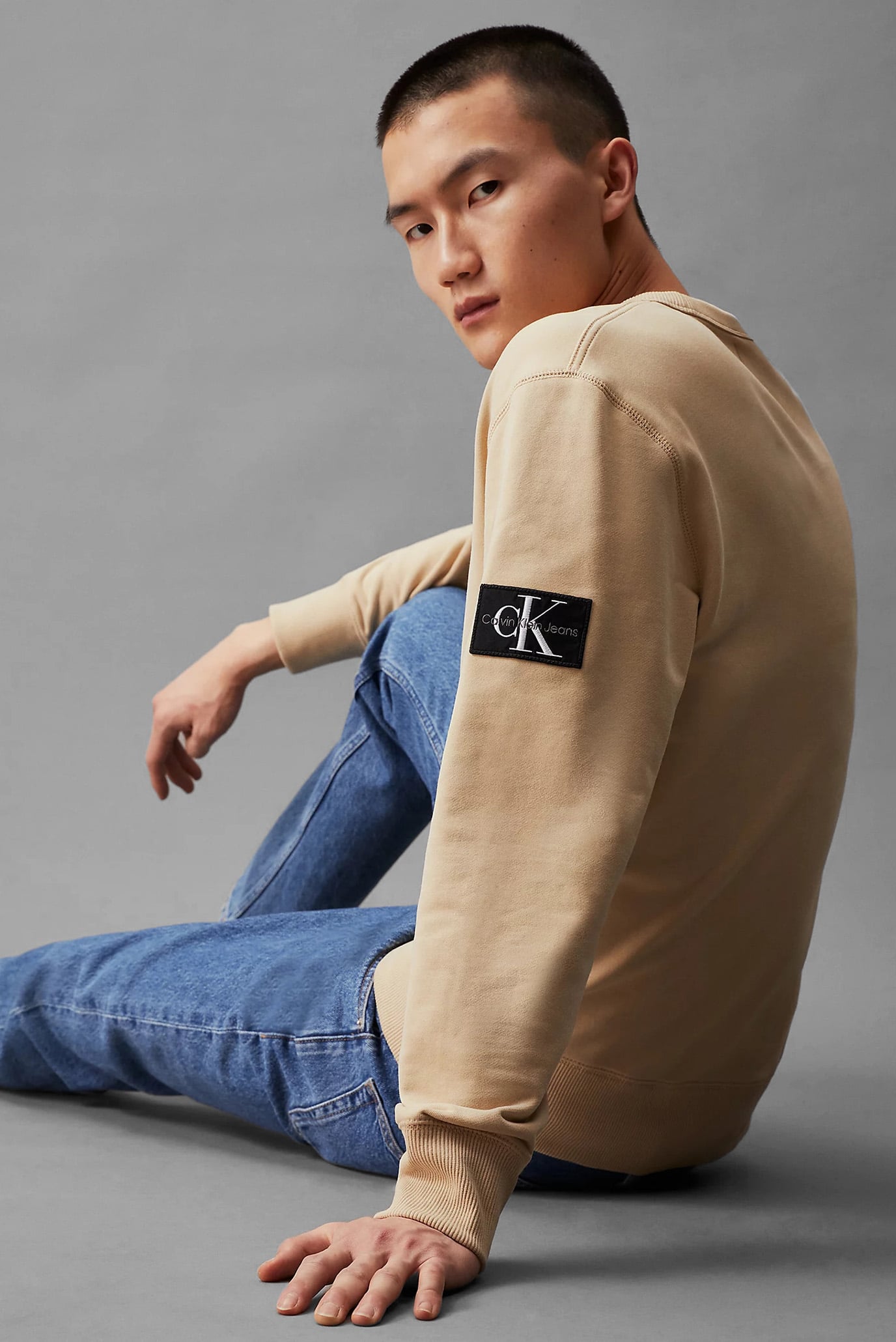 Свитшот BADGE CREW NECK 4