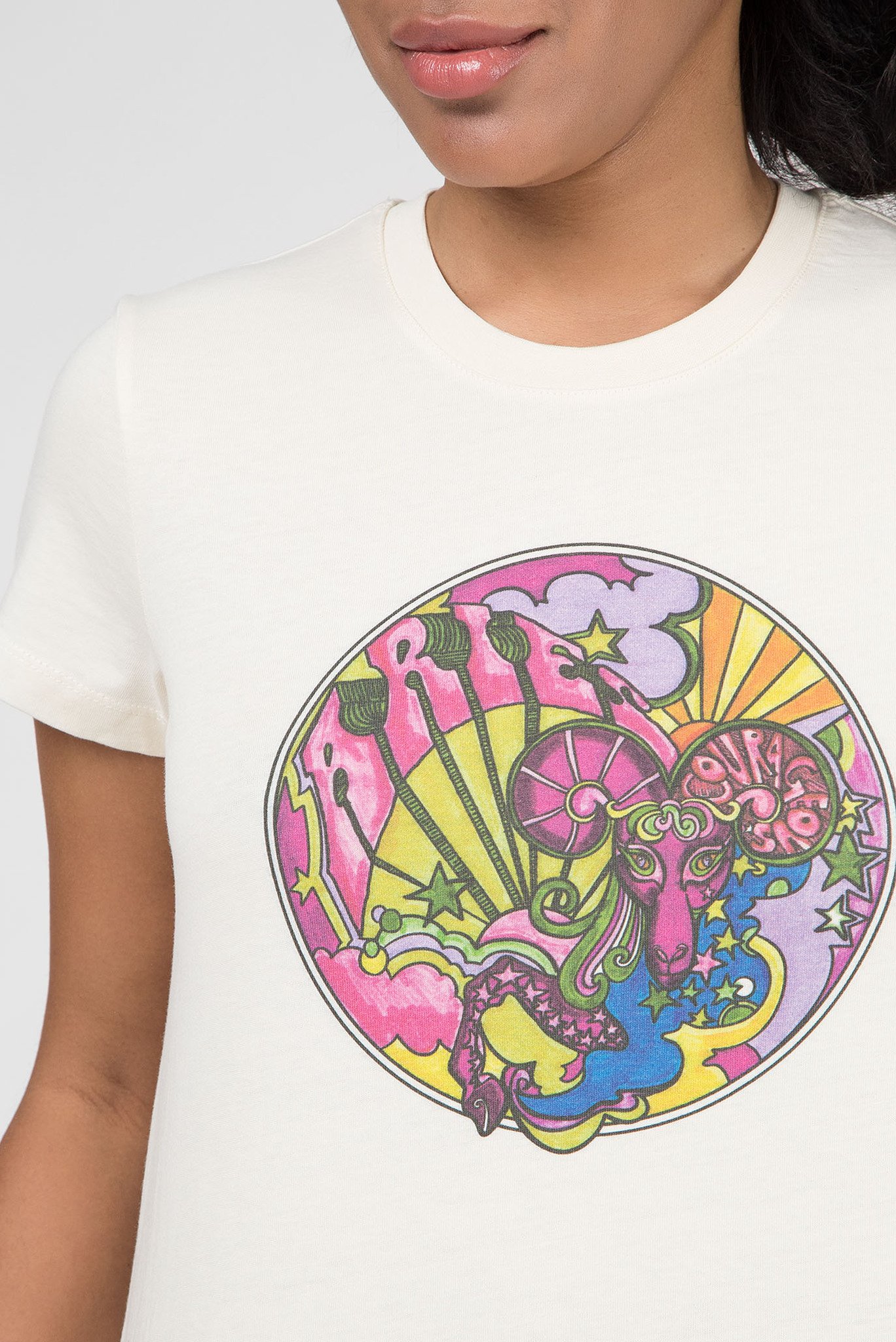 Женская бежевая футболка ZENDAYA ZODIAC ARIES 4