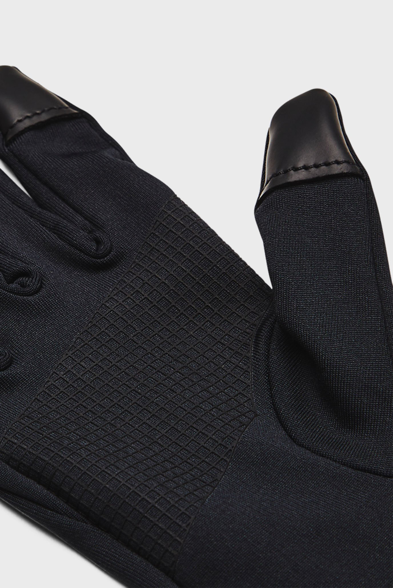 Женские черные перчатки UA Storm Liner 6