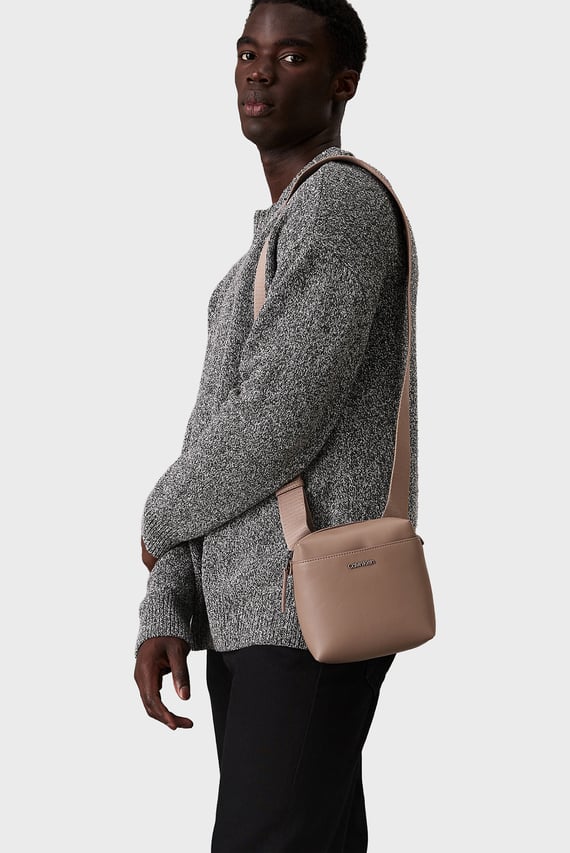 Мужская бежевая сумка CLEAN ESSENTIAL CUBE REPORTER