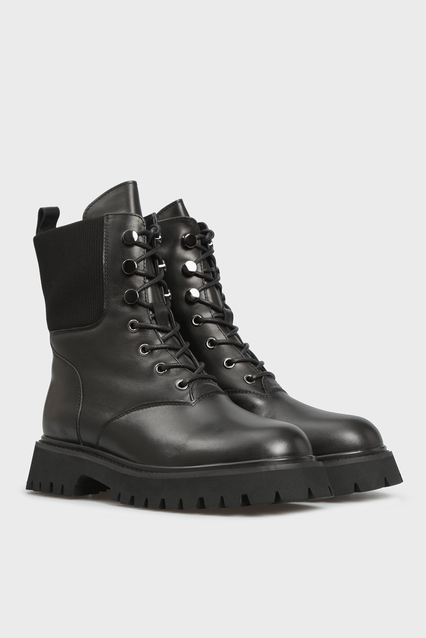 Женские черные кожаные ботинки Frost 2