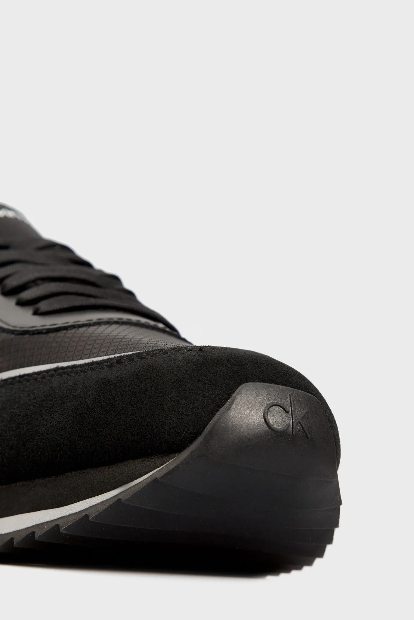 Мужские черные кроссовки 2